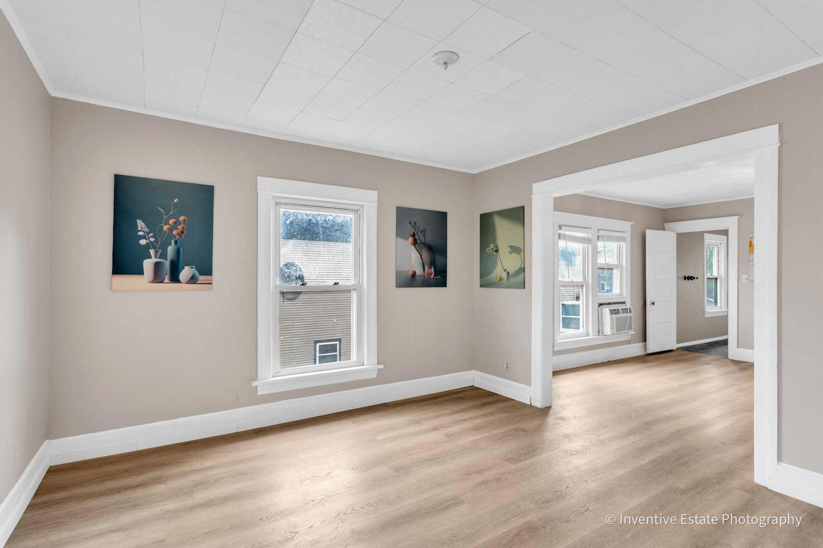 211 N Wright Street, Naperville, IL 60540