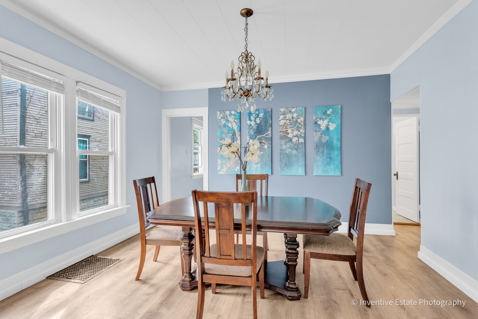 211 N Wright Street, Naperville, IL 60540