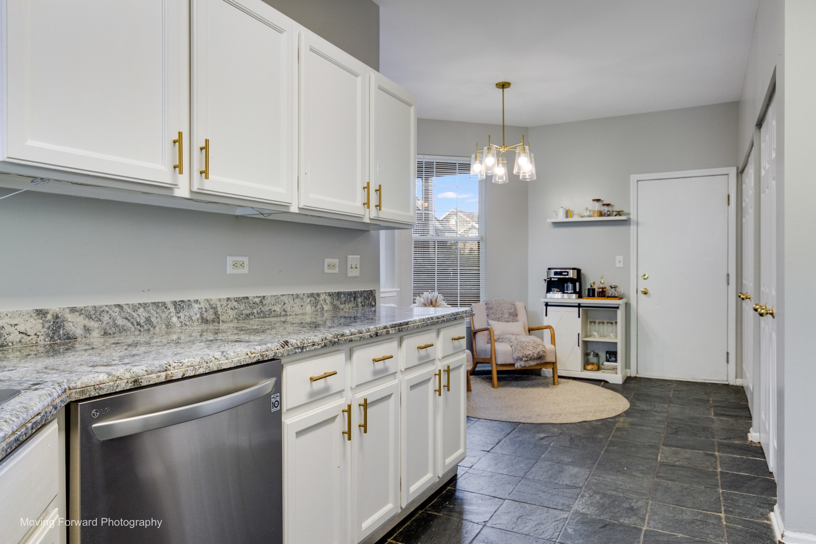 139 E Lake Ridge Drive, Glendale Heights, IL 60139