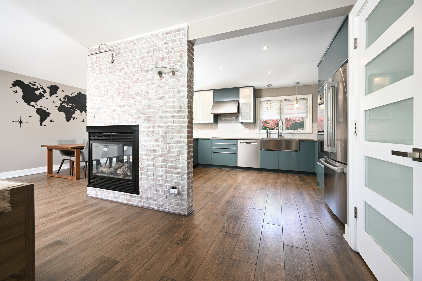 143 N CIRCLE Avenue, Bloomingdale, IL 60108