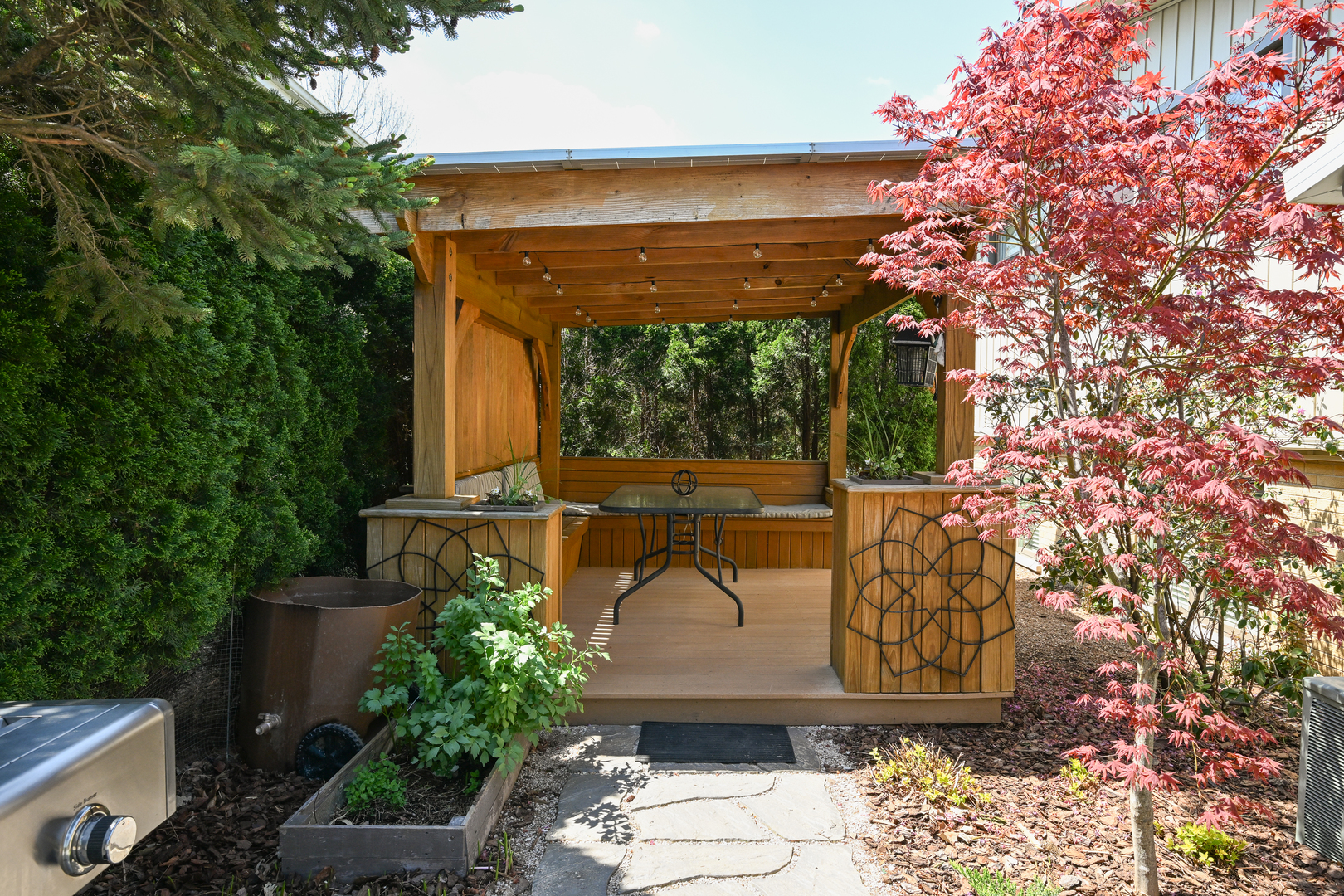 143 N CIRCLE Avenue, Bloomingdale, IL 60108