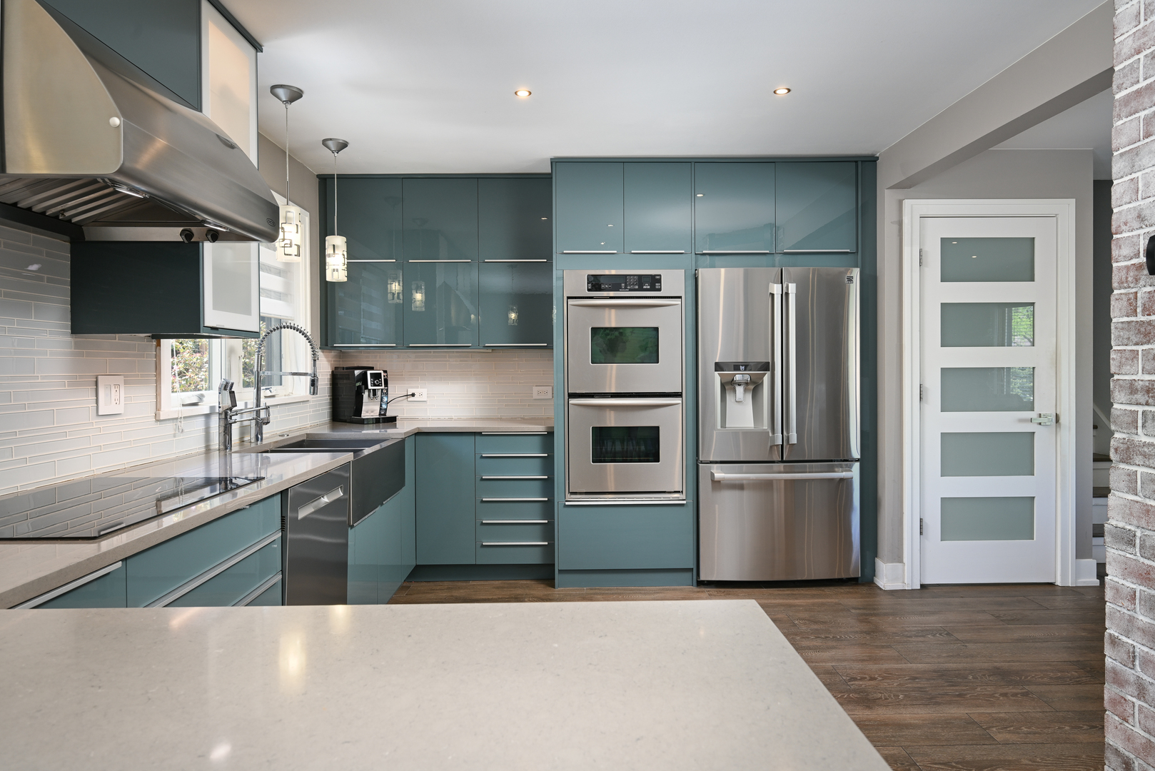 143 N CIRCLE Avenue, Bloomingdale, IL 60108