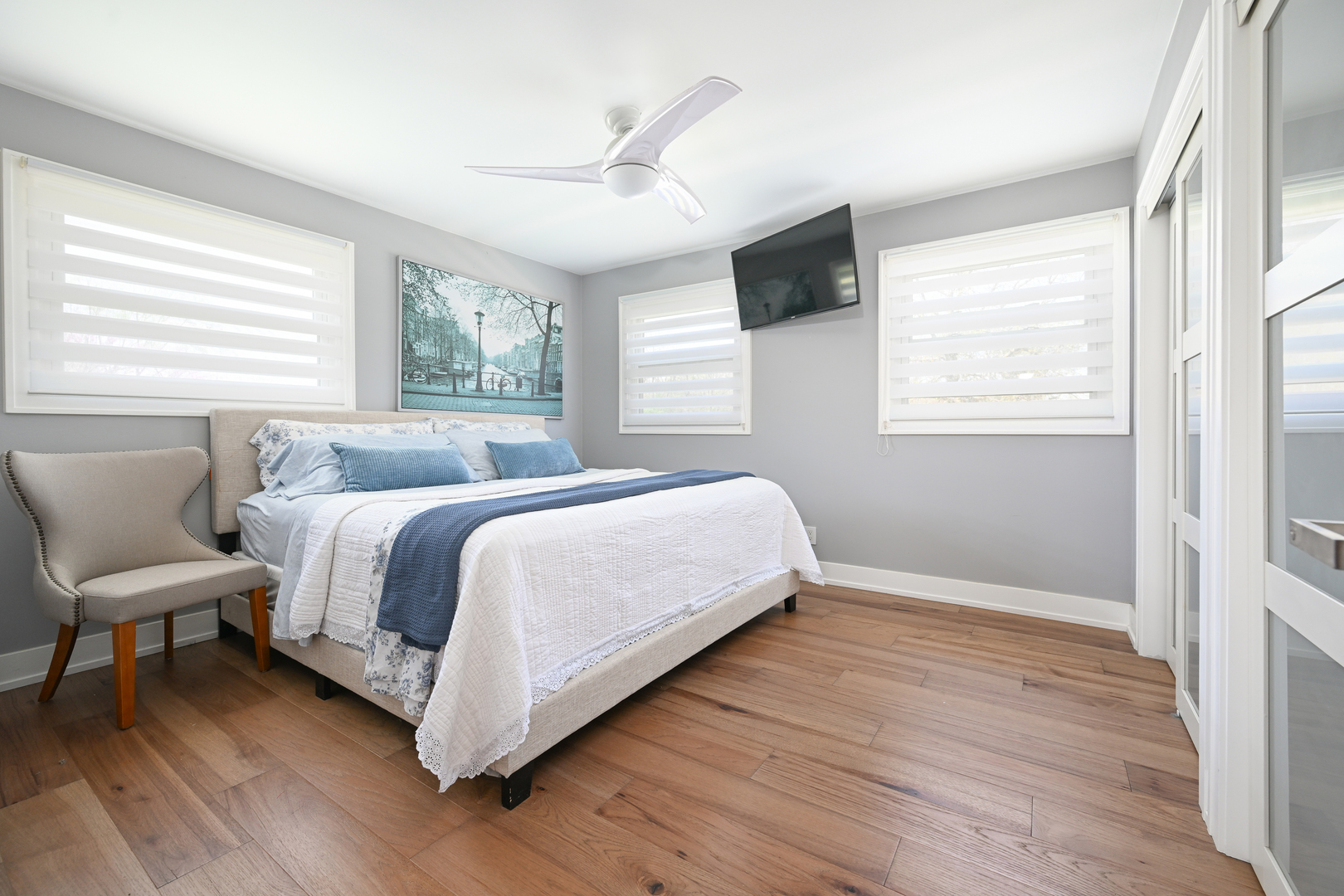 143 N CIRCLE Avenue, Bloomingdale, IL 60108