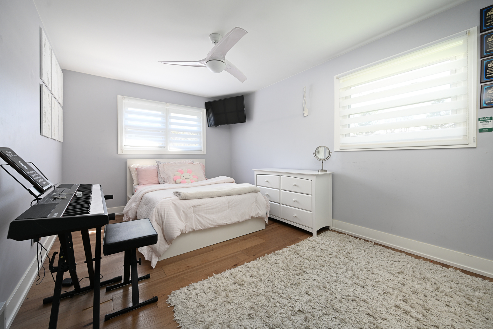 143 N CIRCLE Avenue, Bloomingdale, IL 60108