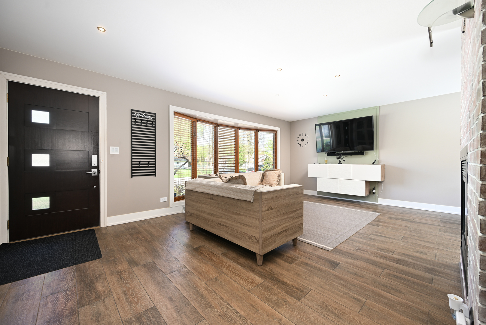 143 N CIRCLE Avenue, Bloomingdale, IL 60108