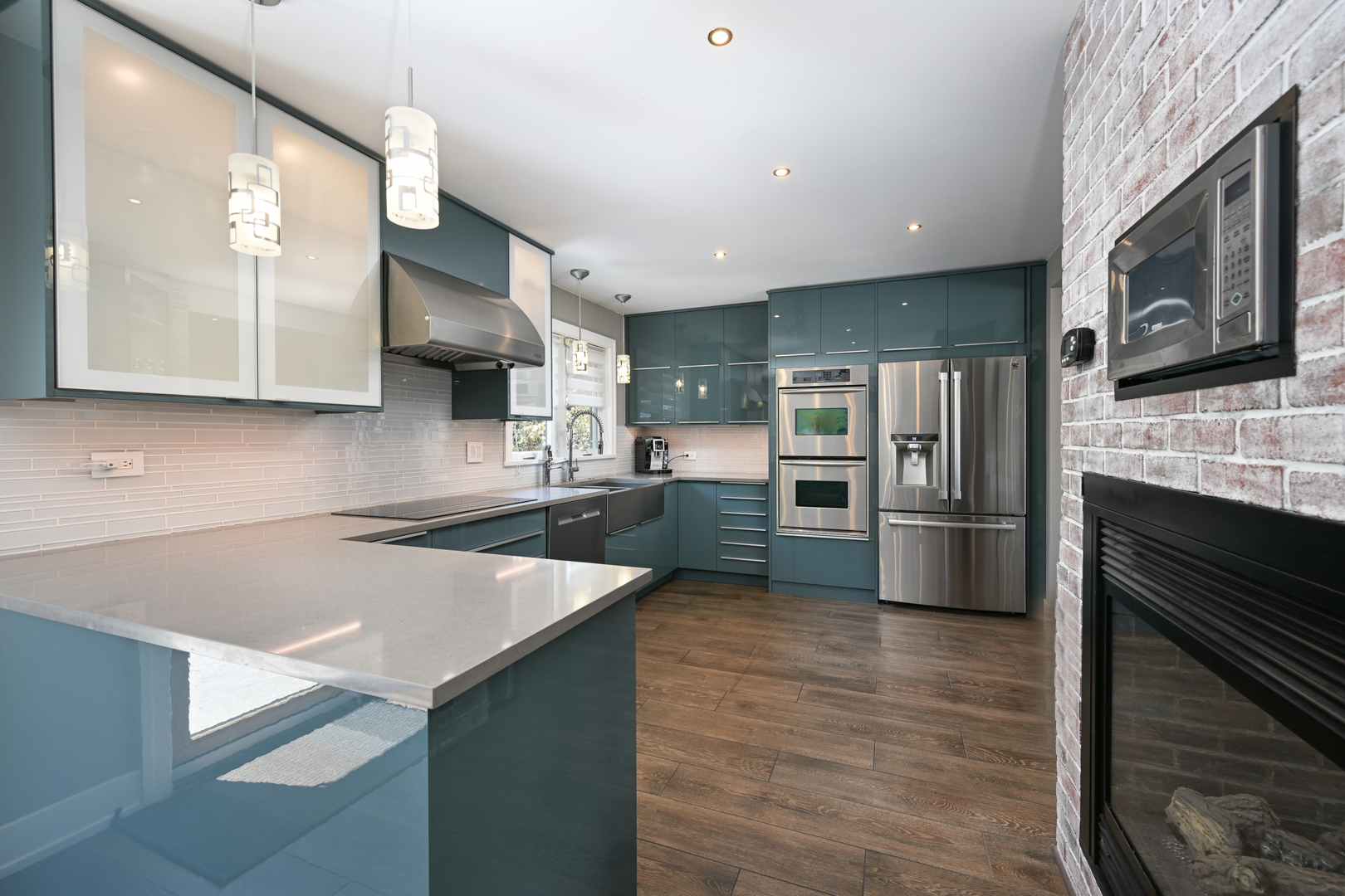 143 N CIRCLE Avenue, Bloomingdale, IL 60108