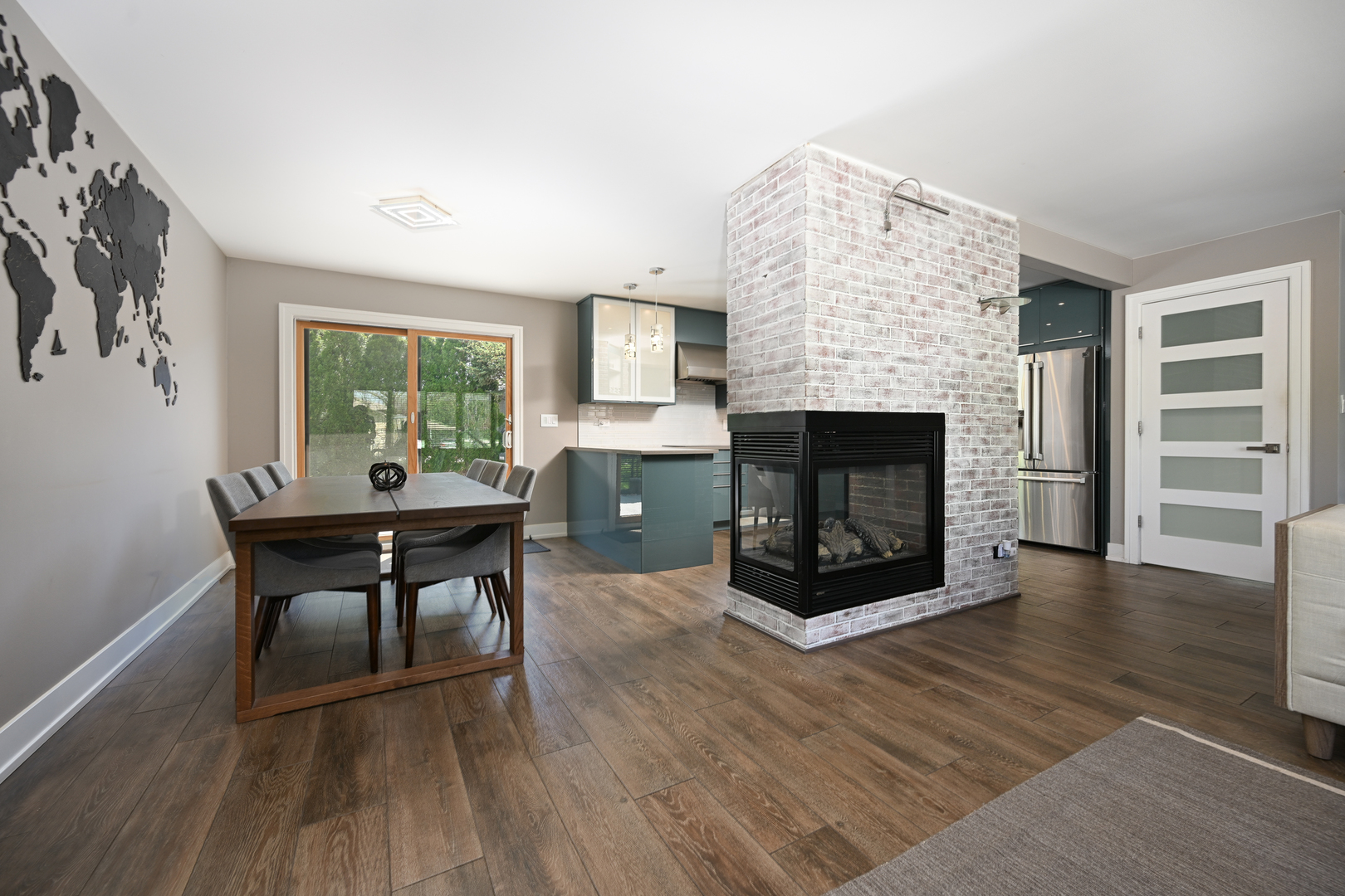 143 N CIRCLE Avenue, Bloomingdale, IL 60108