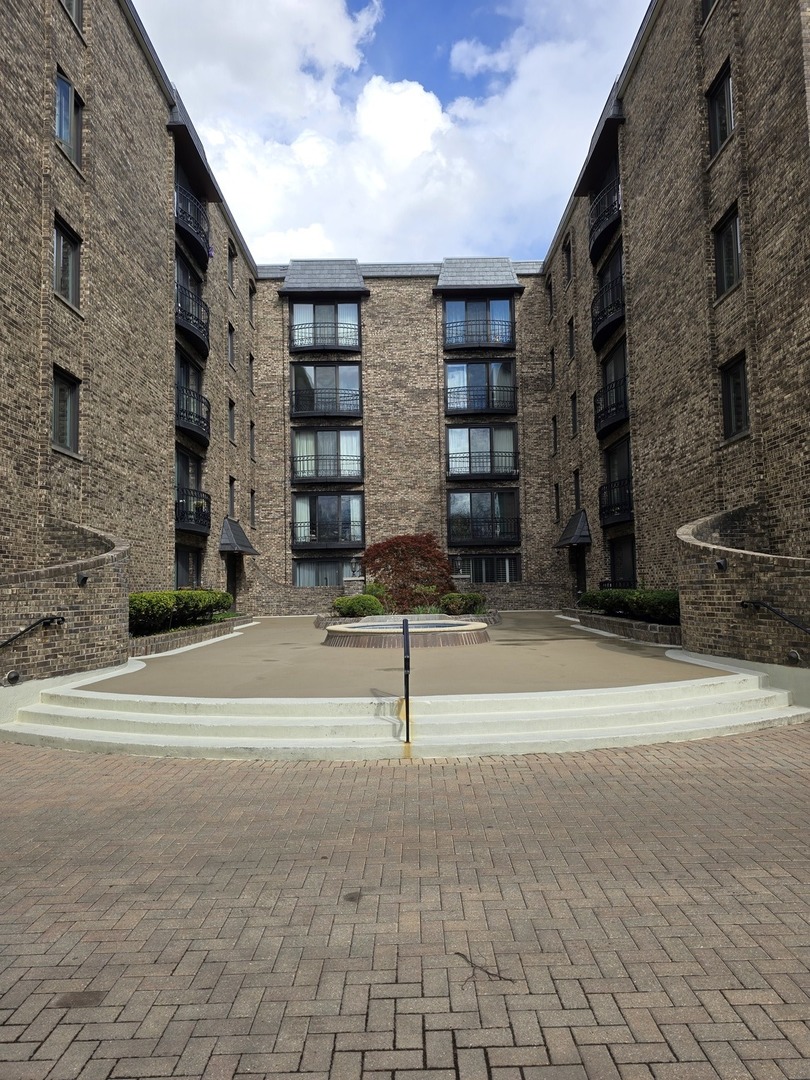 1005 Bonnie Brae Place #5F, River Forest, IL 60305