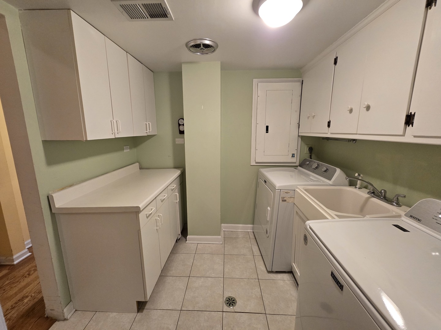 1005 Bonnie Brae Place #5F, River Forest, IL 60305