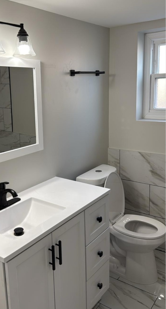 8530 S 78th Avenue, Bridgeview, IL 60455