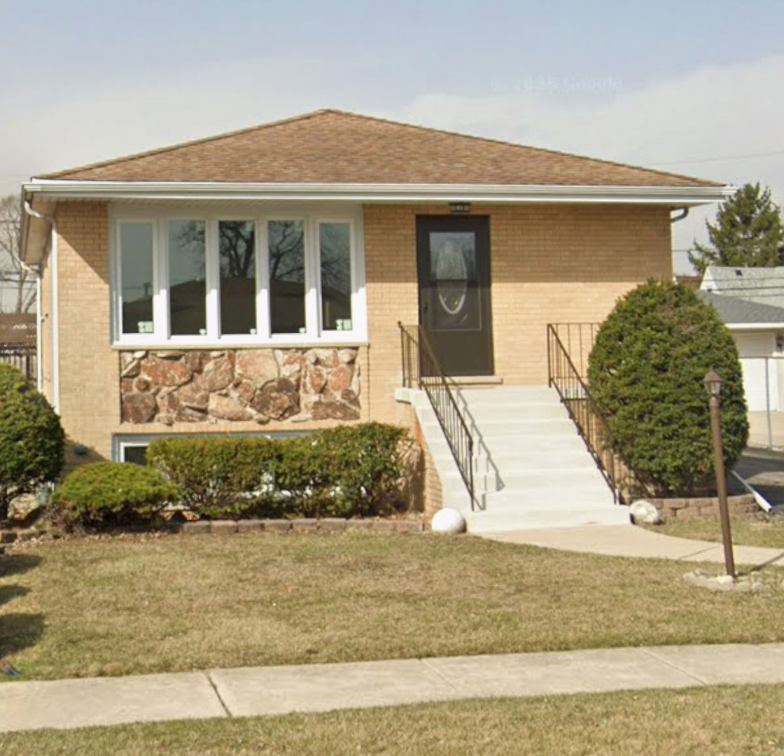 8530 S 78th Avenue, Bridgeview, IL 60455