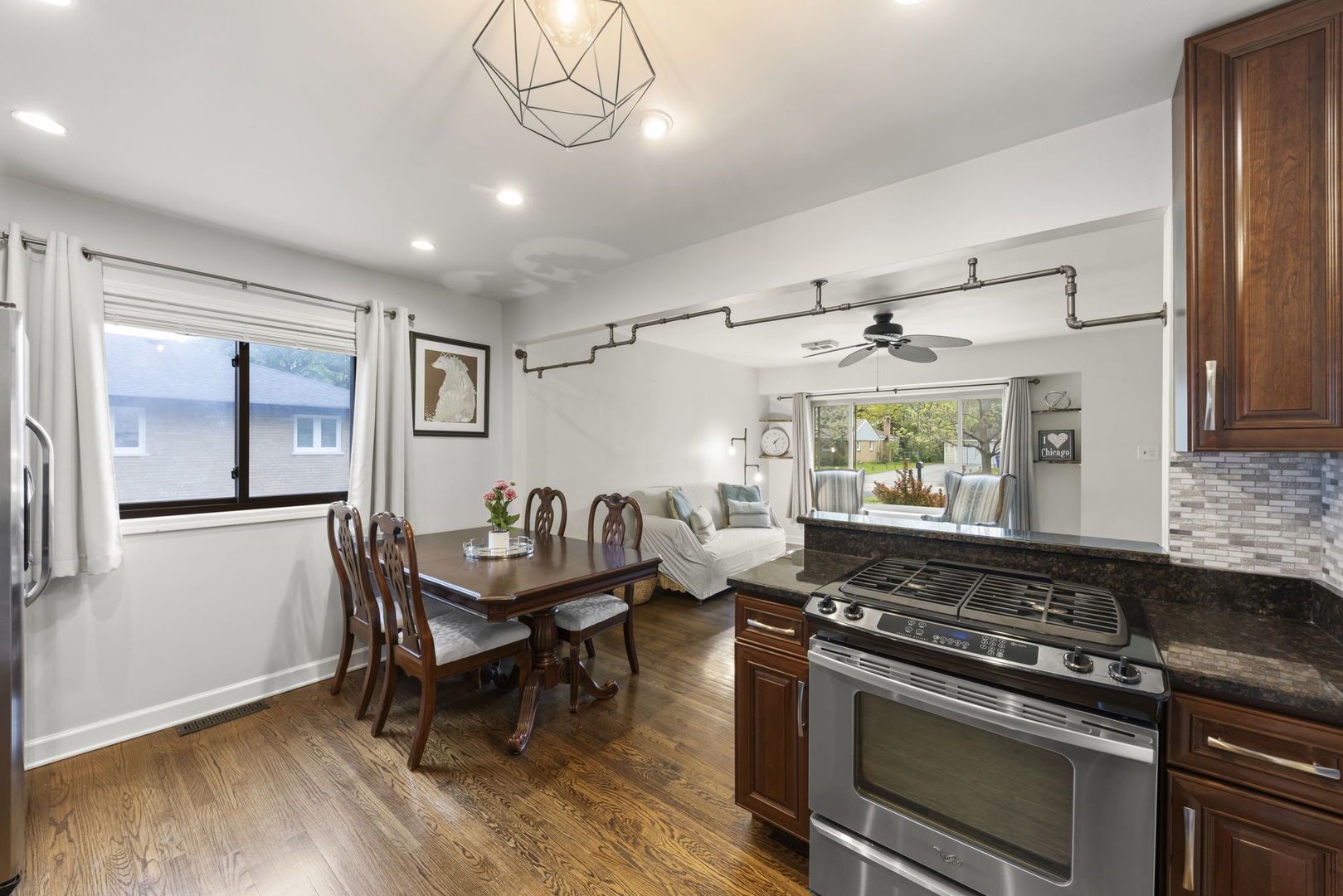 8119 S 83rd Court, Justice, IL 60458