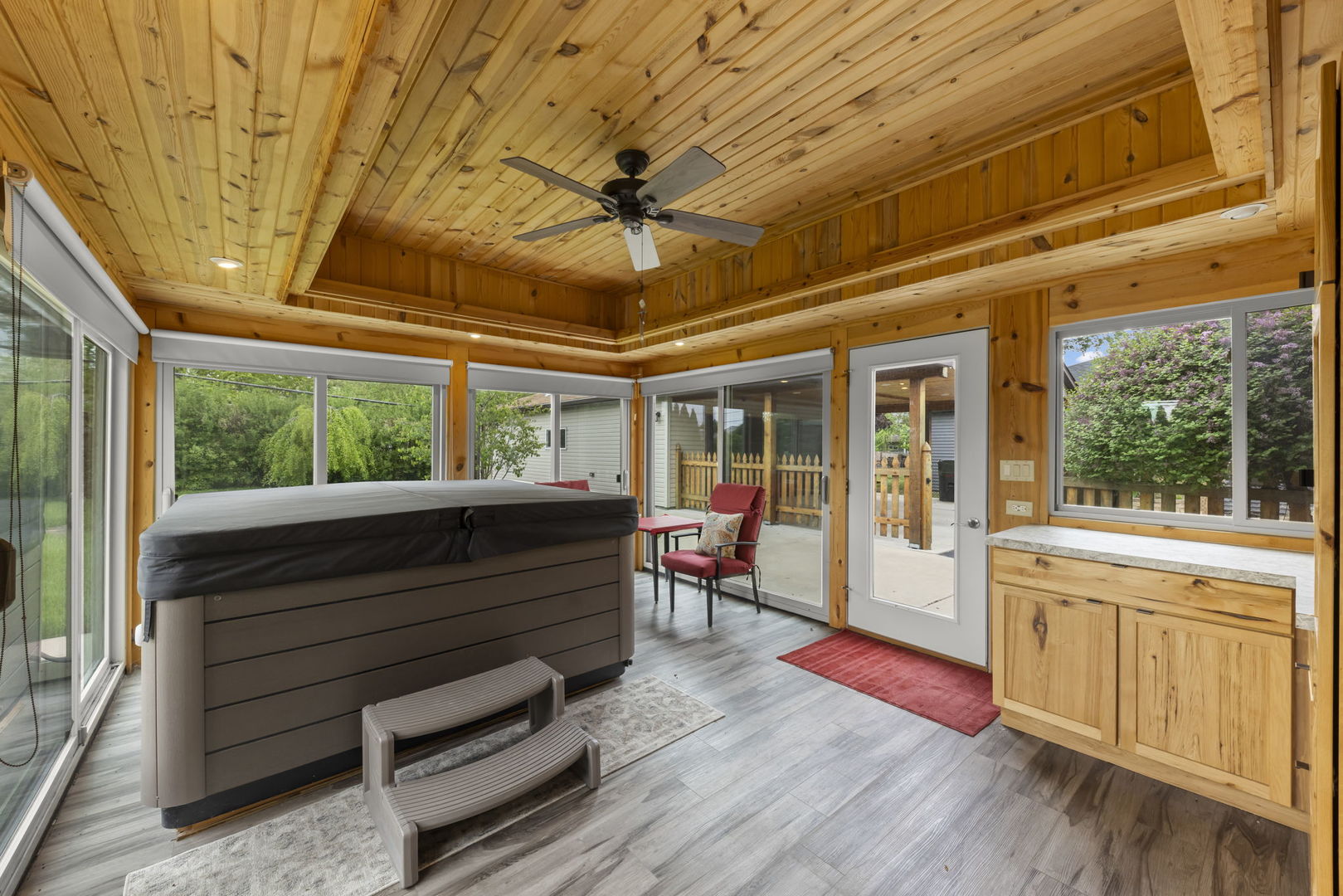 8119 S 83rd Court, Justice, IL 60458