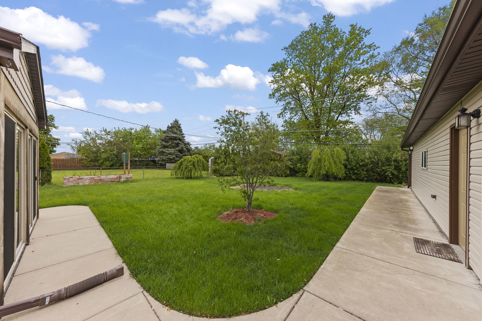 8119 S 83rd Court, Justice, IL 60458
