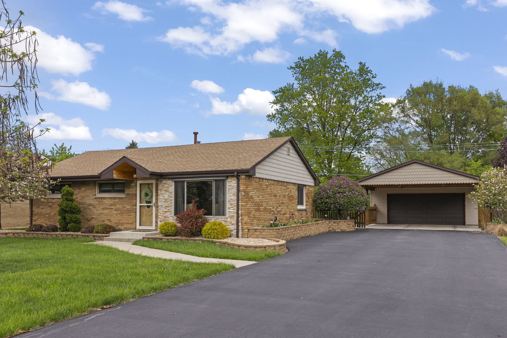8119 S 83rd Court, Justice, IL 60458