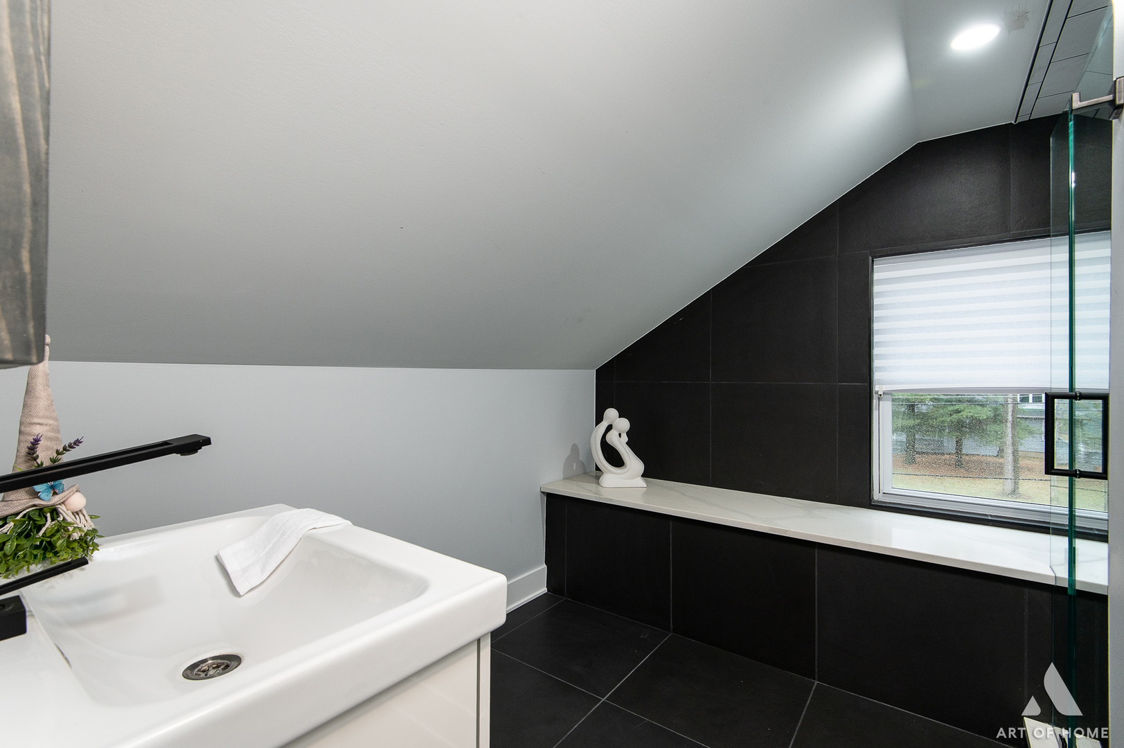 8459 S 85th Court, Hickory Hills, IL 60457