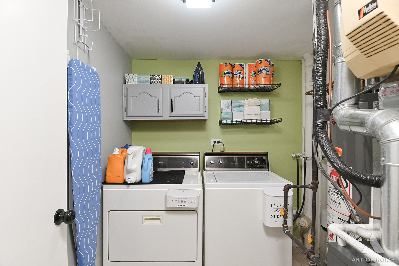 902 Ashley Court, Westmont, IL 60559