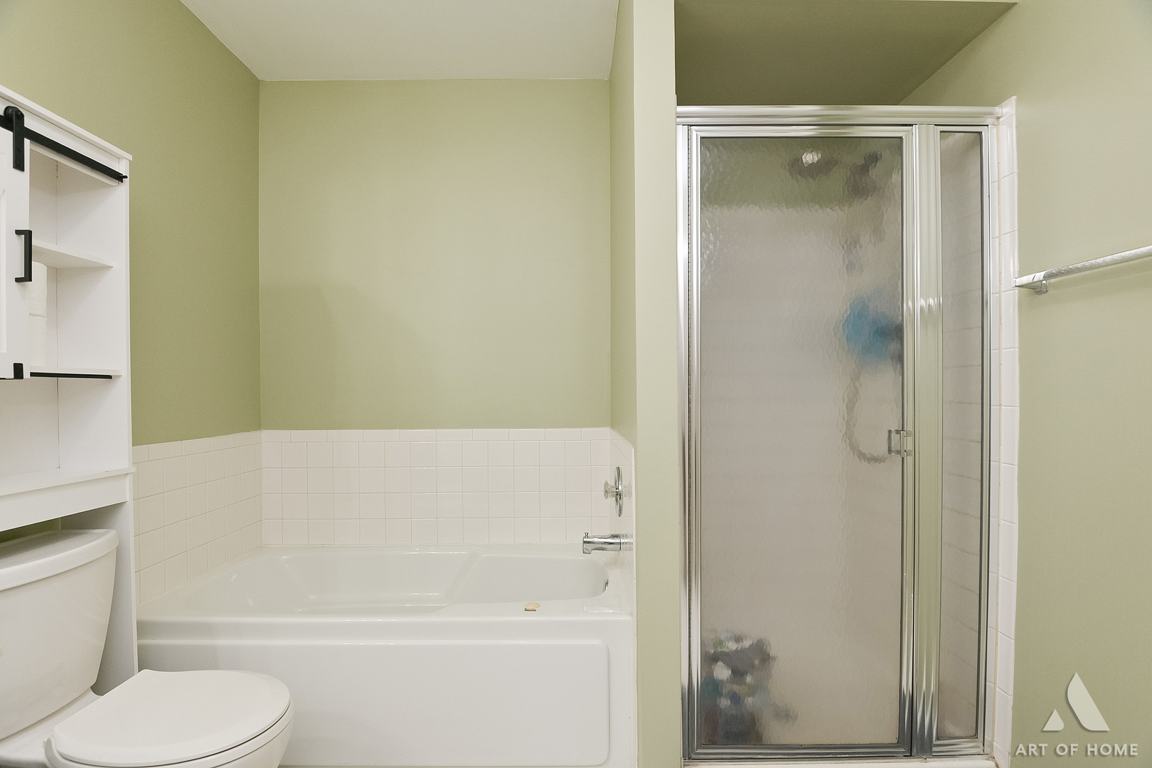 902 Ashley Court, Westmont, IL 60559