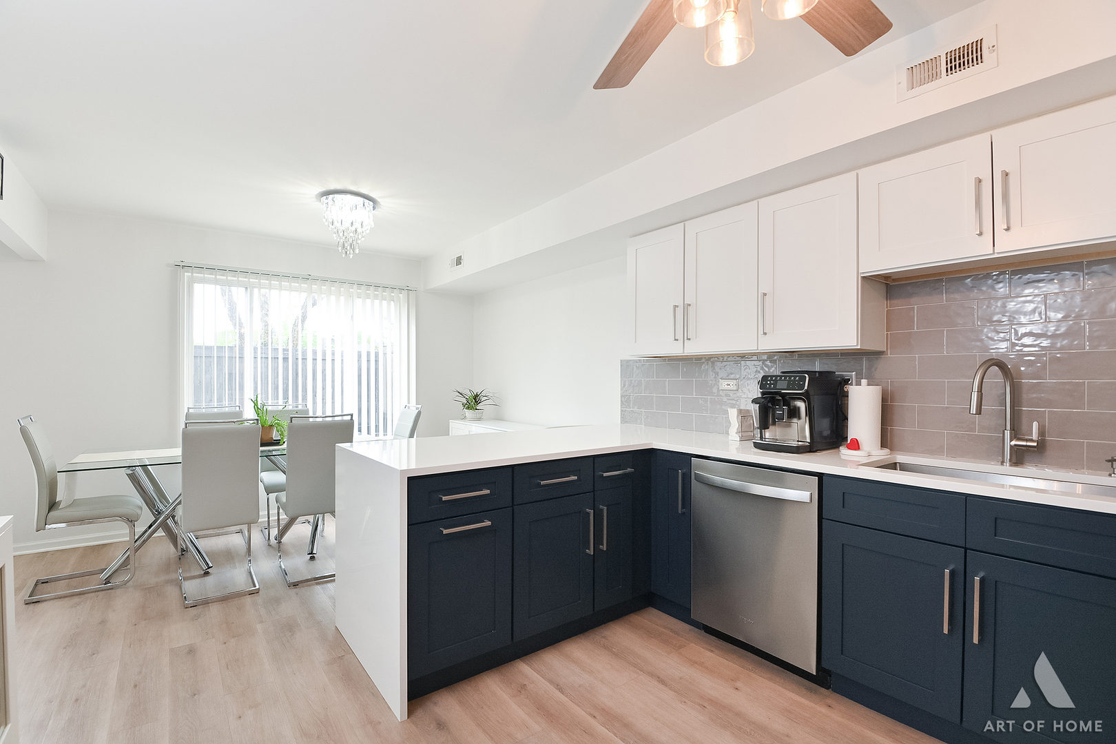 902 Ashley Court, Westmont, IL 60559