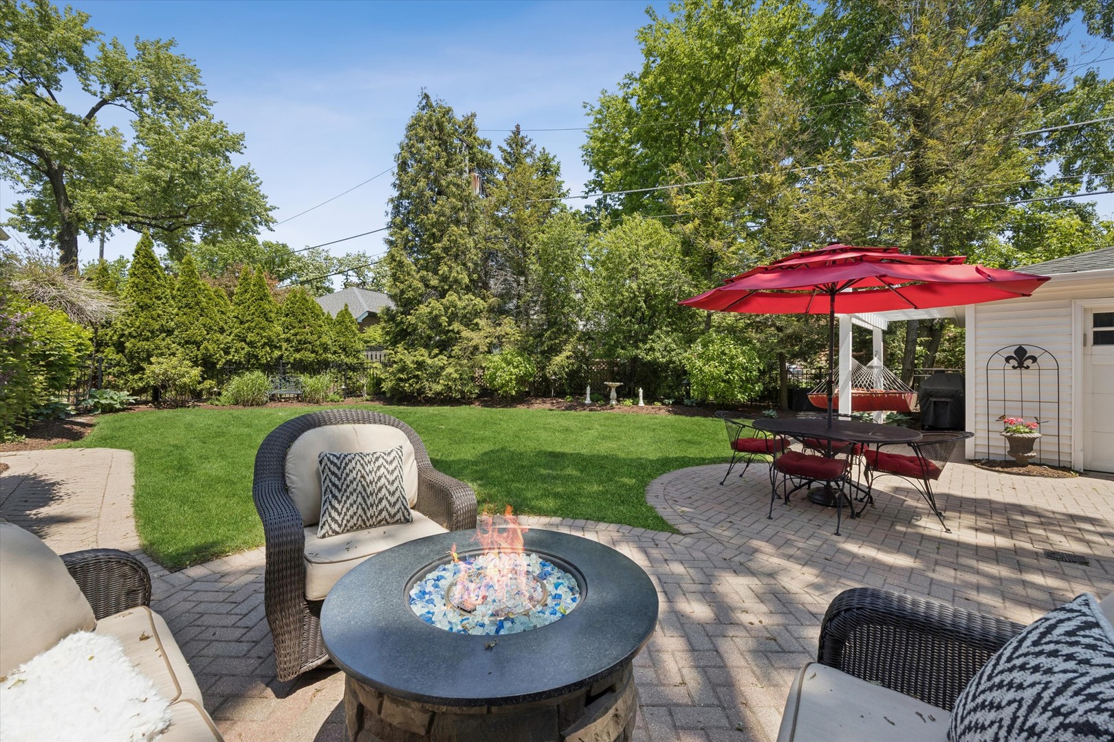 197 Woodside Road, Riverside, IL 60546