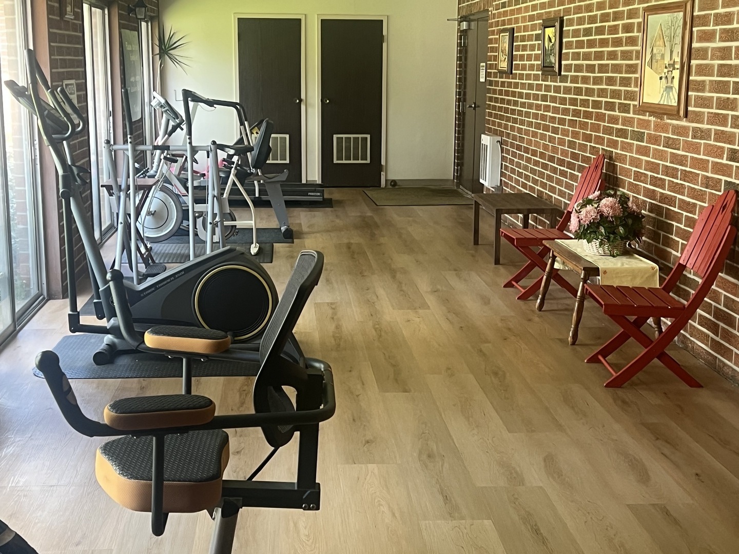 255 S West Avenue #403, Elmhurst, IL 60126