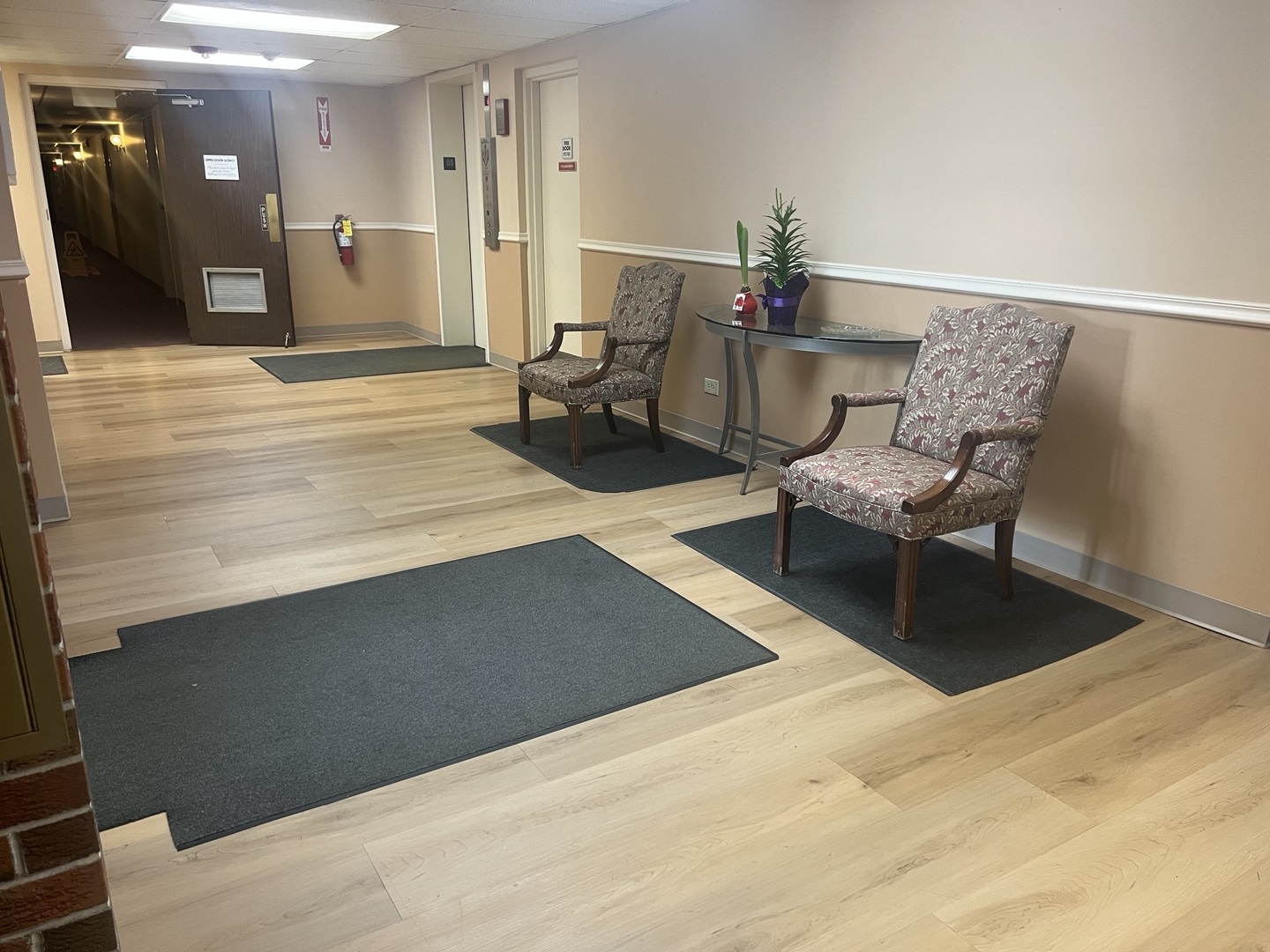 255 S West Avenue #403, Elmhurst, IL 60126