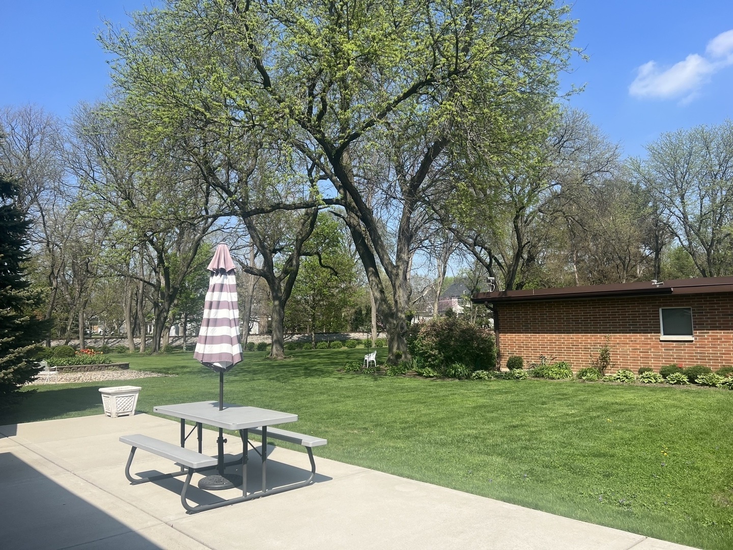 255 S West Avenue #403, Elmhurst, IL 60126