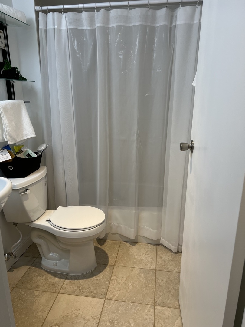 255 S West Avenue #403, Elmhurst, IL 60126