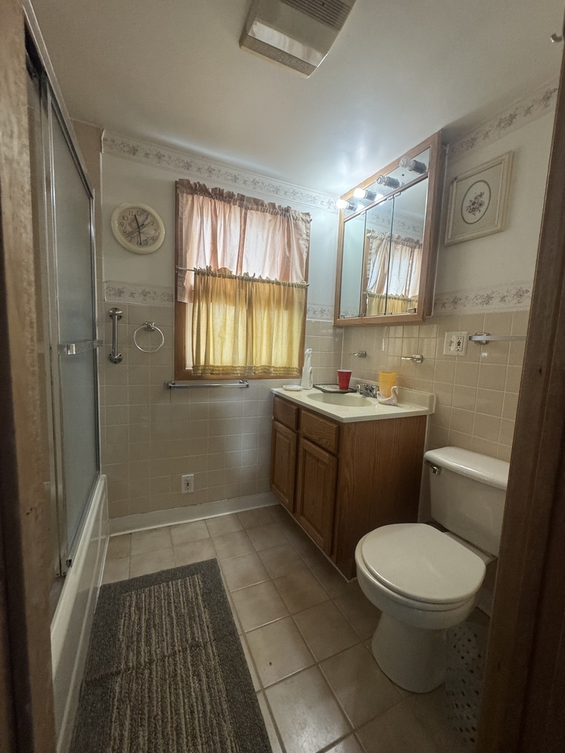 1233 Park Avenue, North Chicago, IL 60064