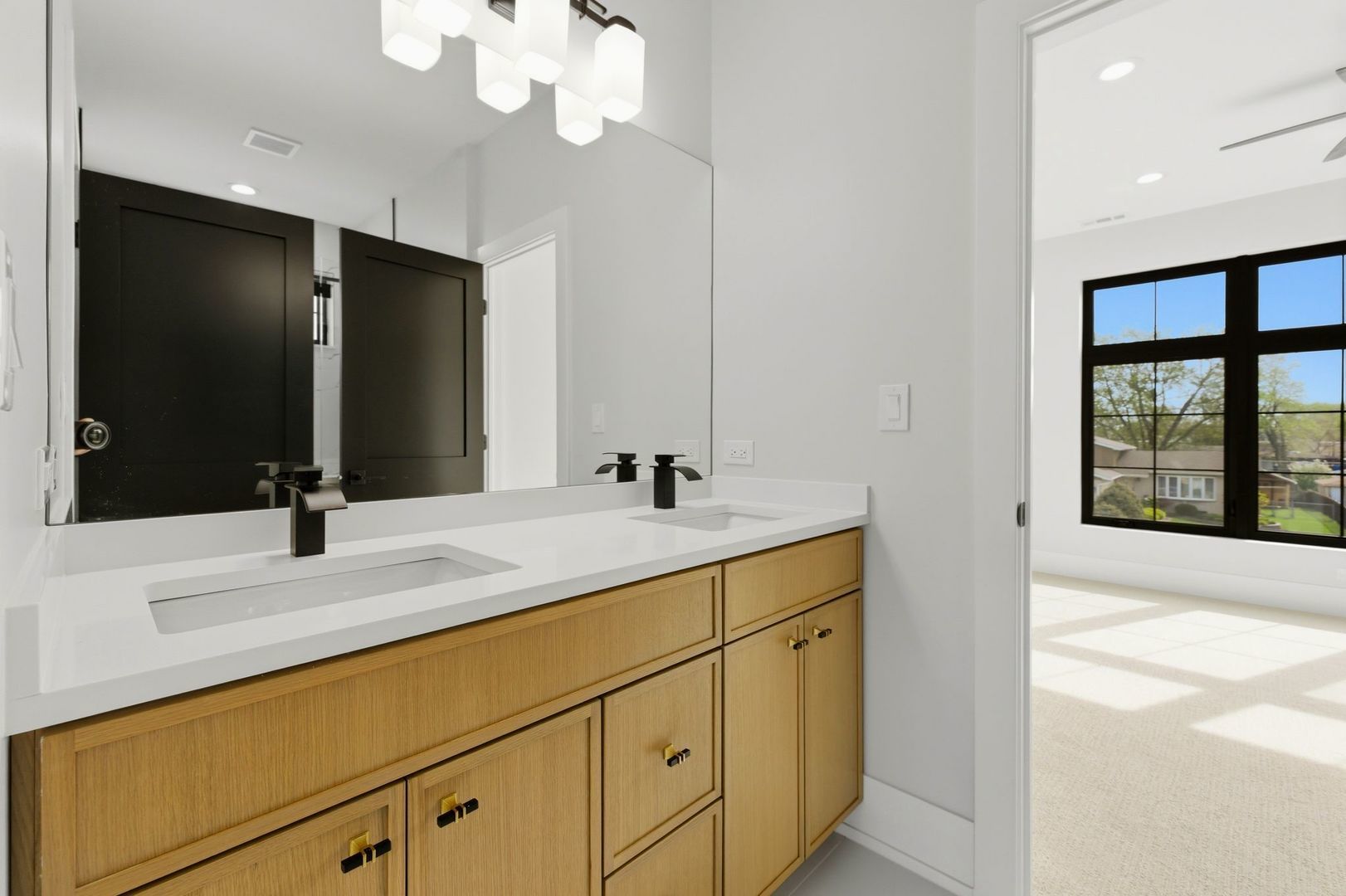 10226 S 81st Avenue, Palos Hills, IL 60465