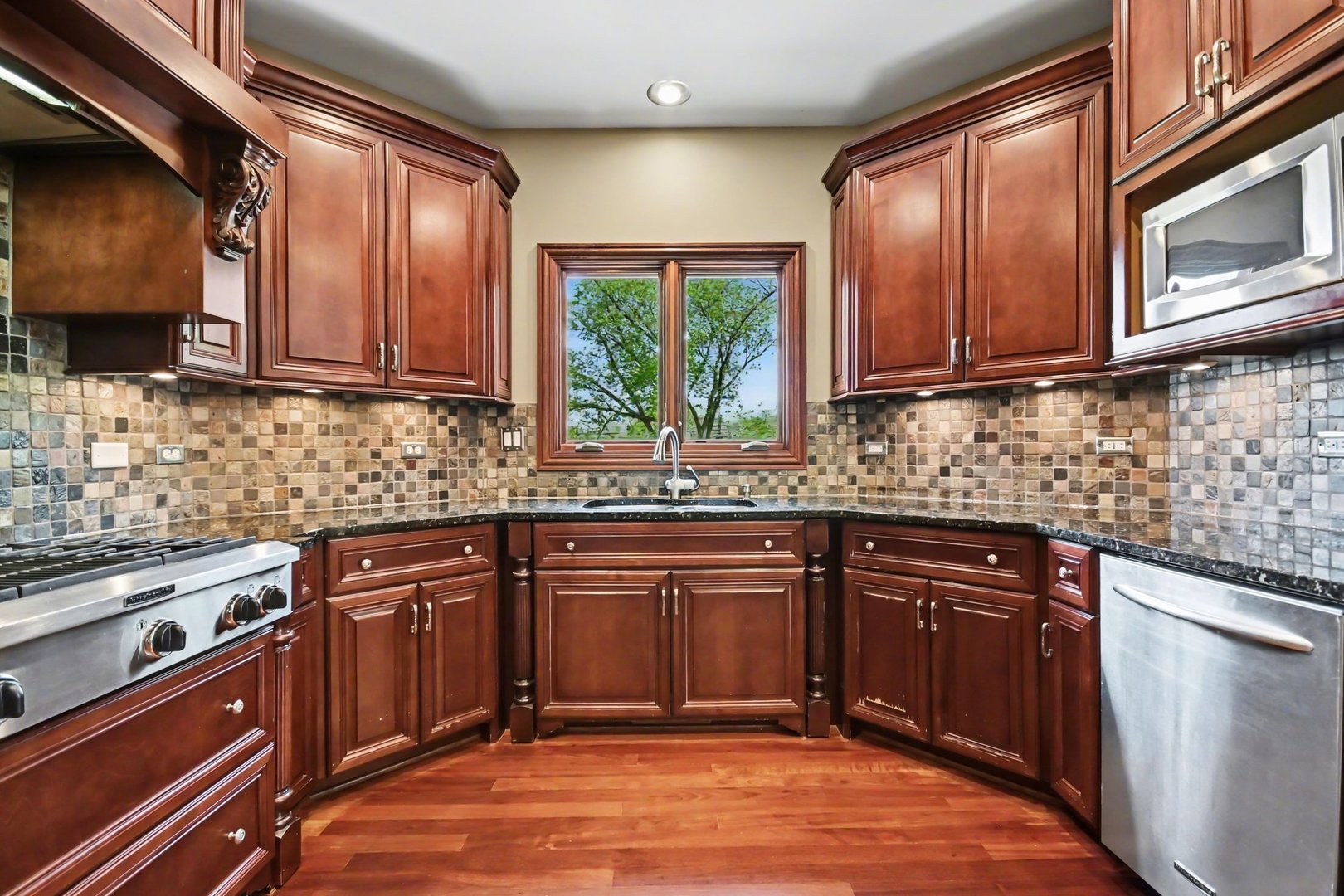 5875 Alabama Avenue, Willowbrook, IL 60527