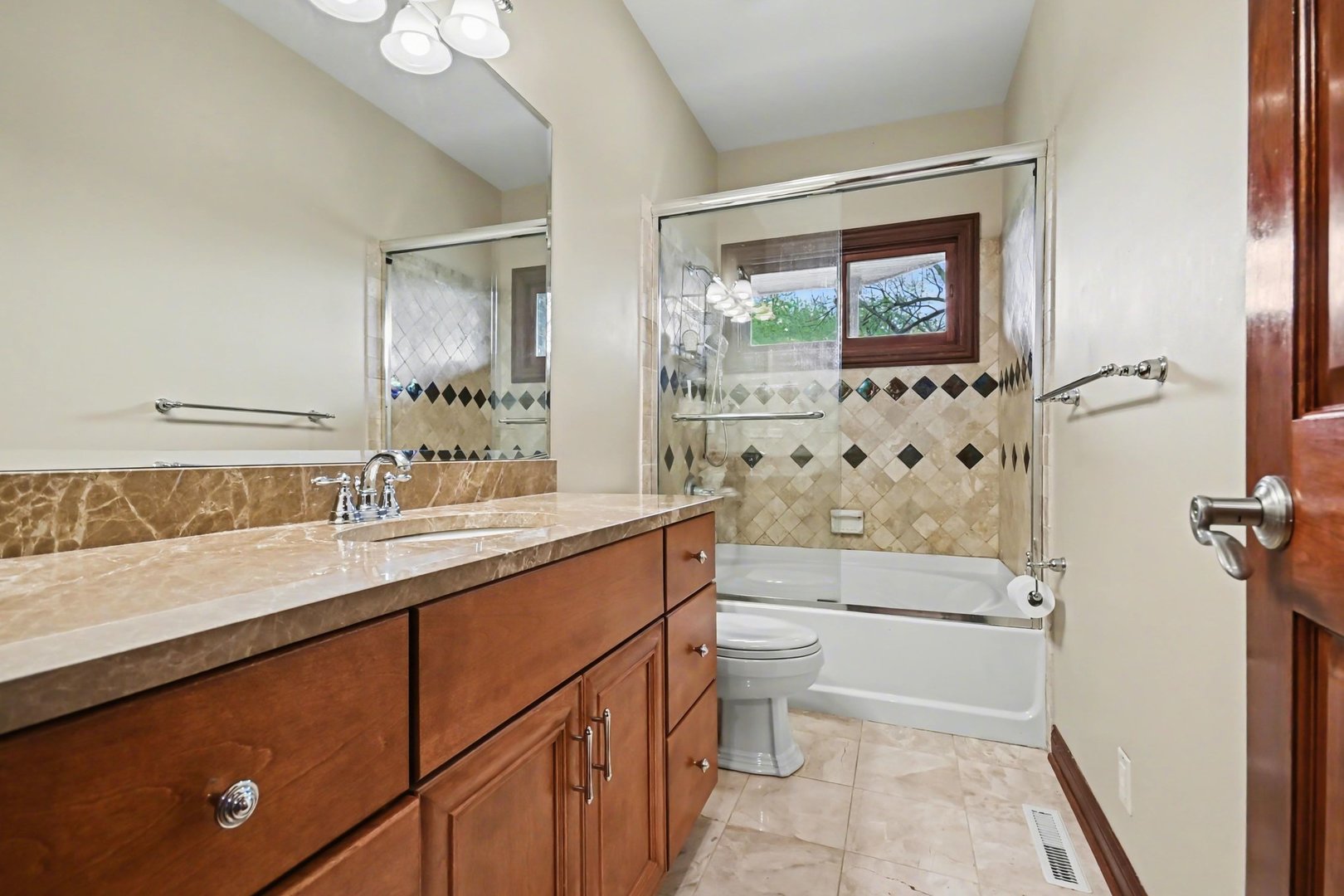 5875 Alabama Avenue, Willowbrook, IL 60527