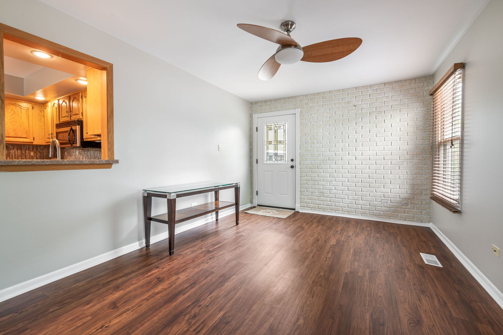 7612 W Woodlawn Drive, Frankfort, IL 60423