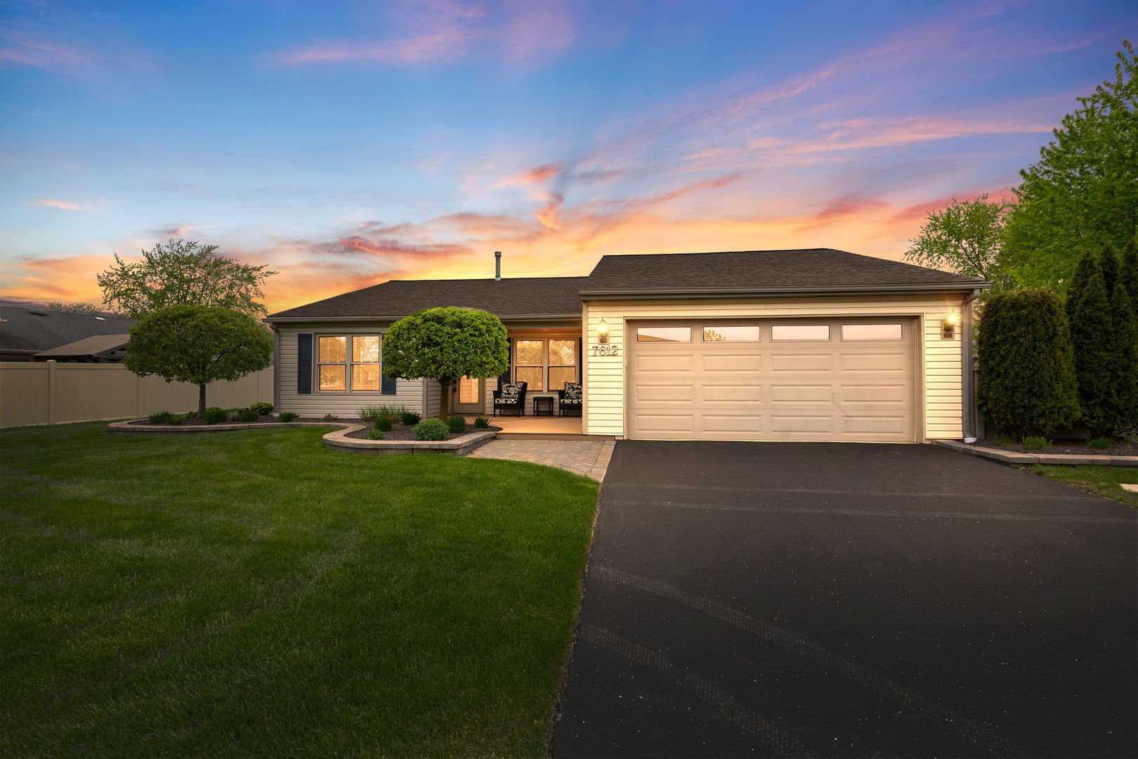 7612 W Woodlawn Drive, Frankfort, IL 60423