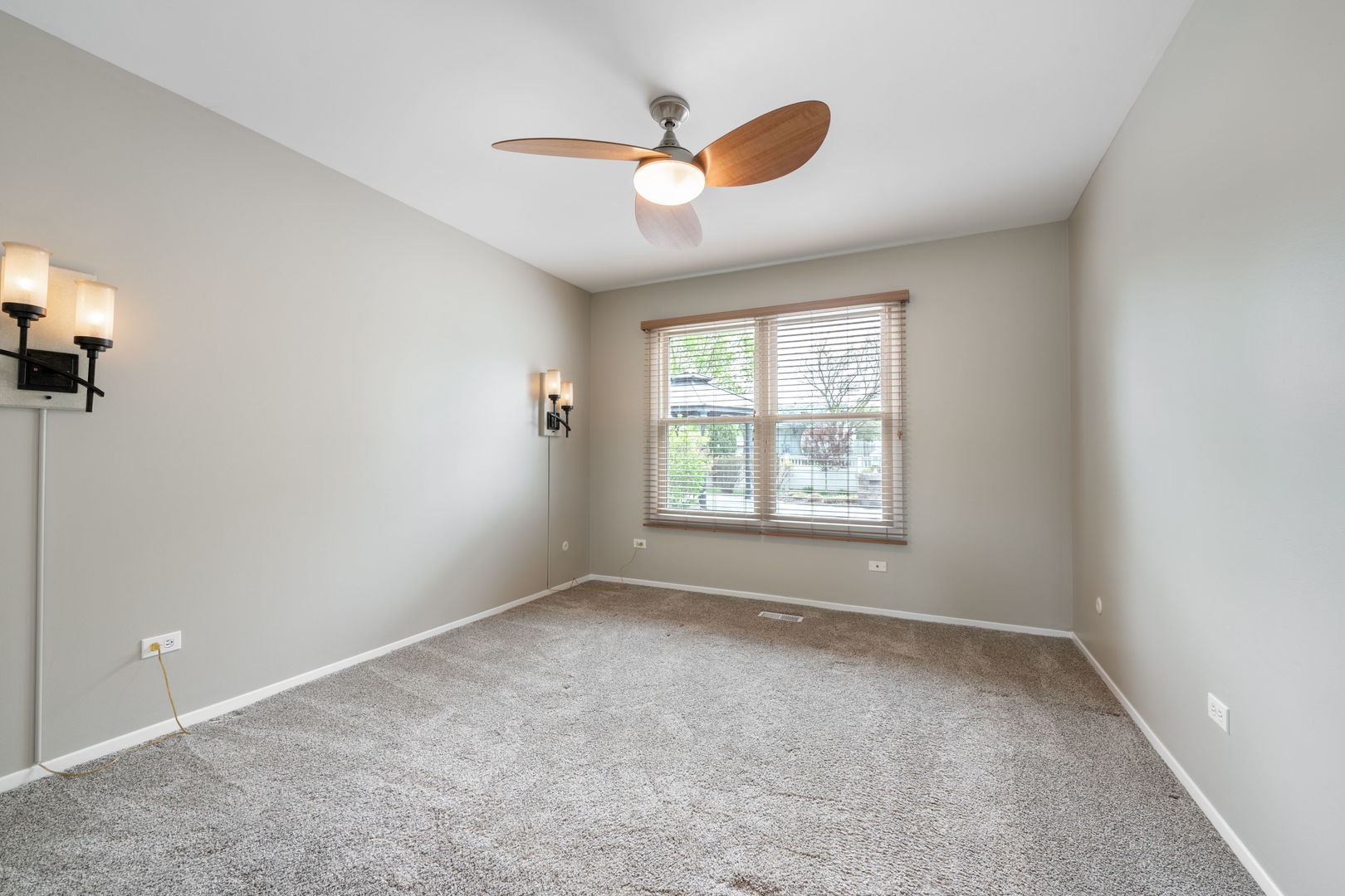 7612 W Woodlawn Drive, Frankfort, IL 60423