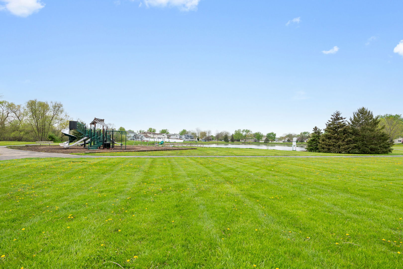 7612 W Woodlawn Drive, Frankfort, IL 60423