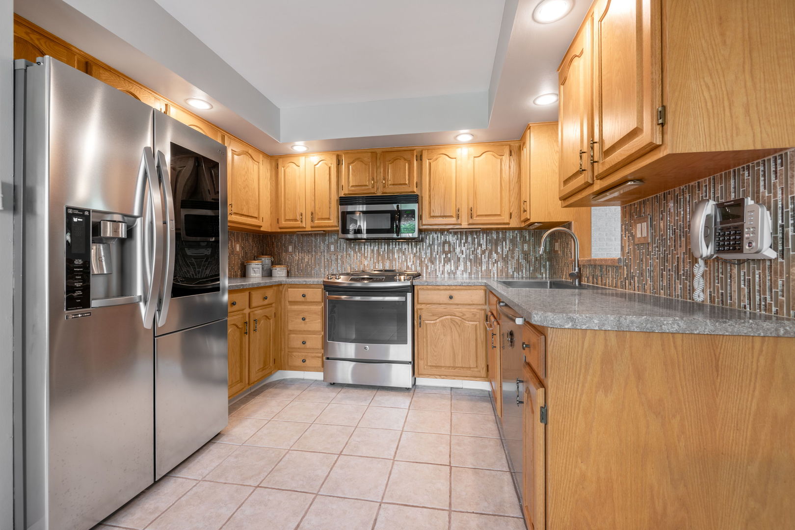 7612 W Woodlawn Drive, Frankfort, IL 60423