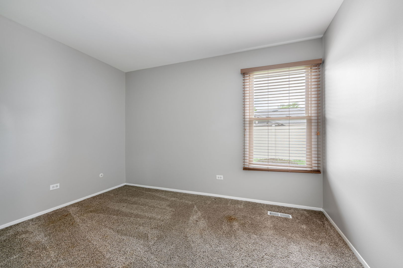 7612 W Woodlawn Drive, Frankfort, IL 60423