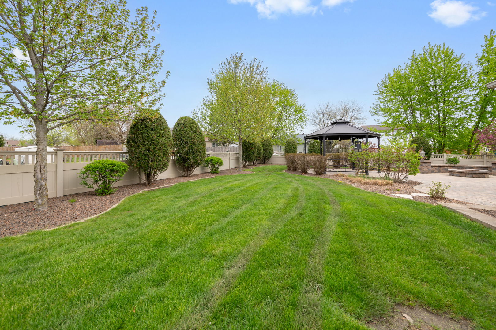 7612 W Woodlawn Drive, Frankfort, IL 60423