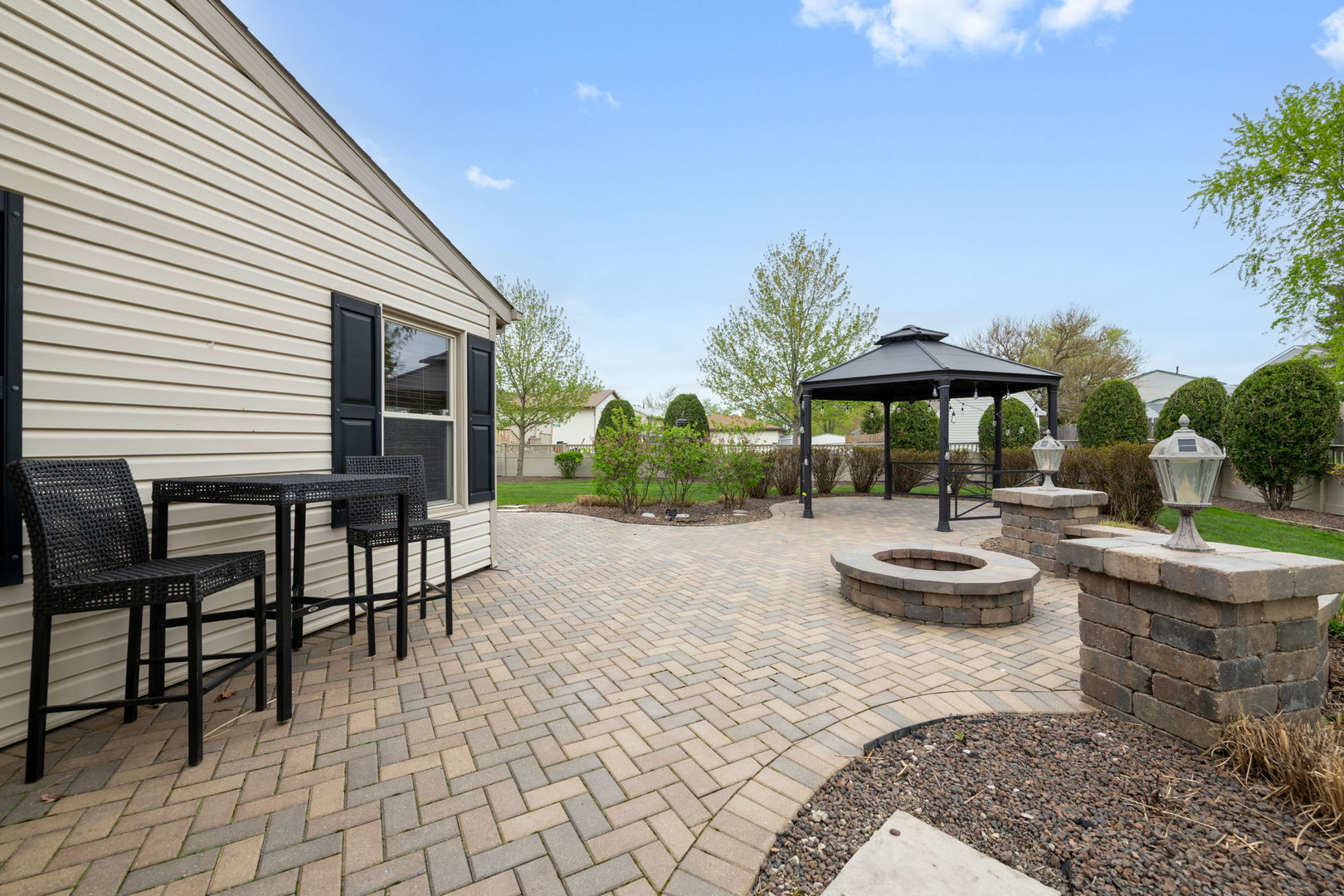 7612 W Woodlawn Drive, Frankfort, IL 60423