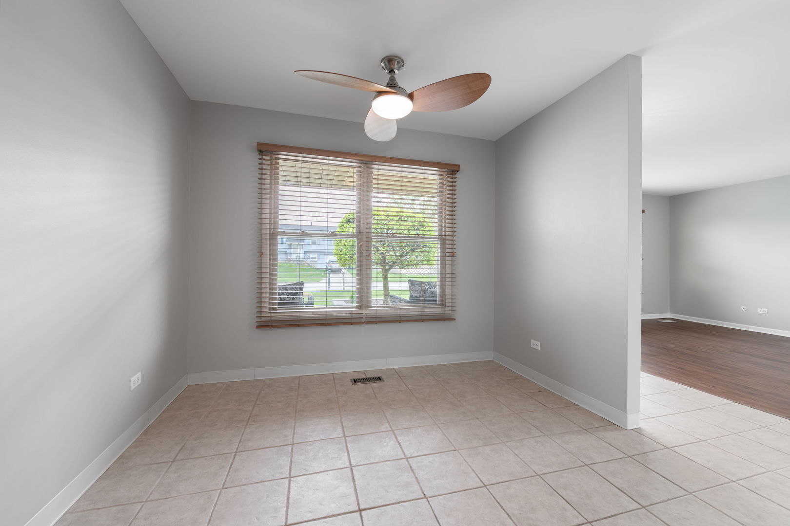 7612 W Woodlawn Drive, Frankfort, IL 60423