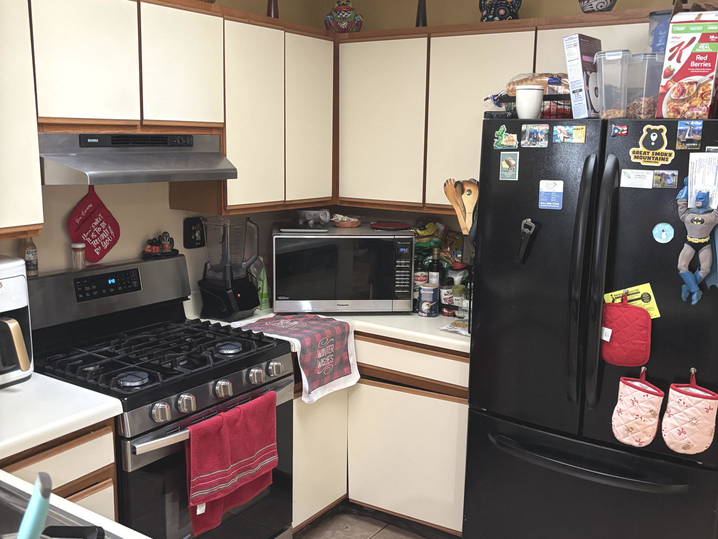 906 Knightsbridge Drive, Island Lake, IL 60042