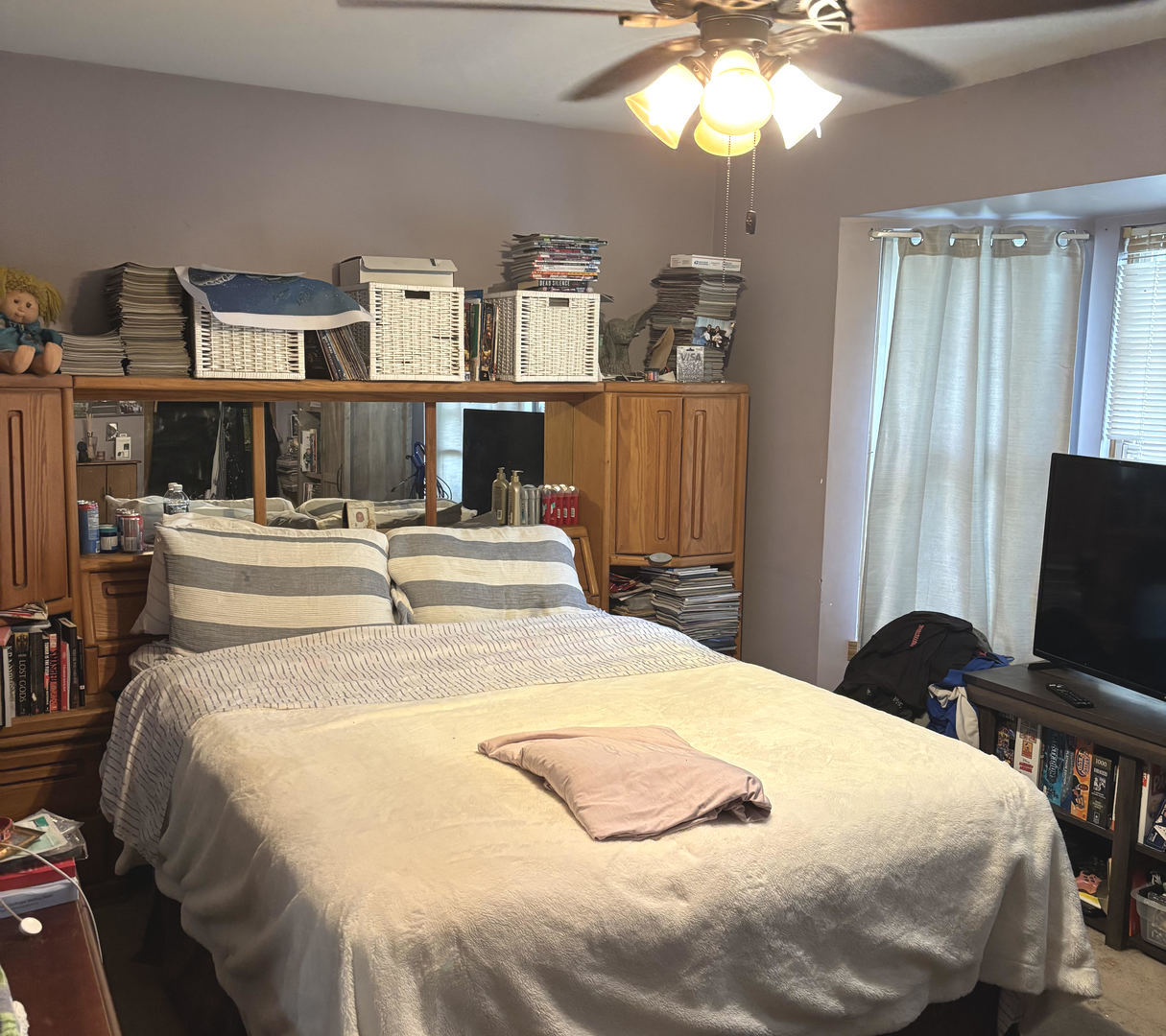 906 Knightsbridge Drive, Island Lake, IL 60042