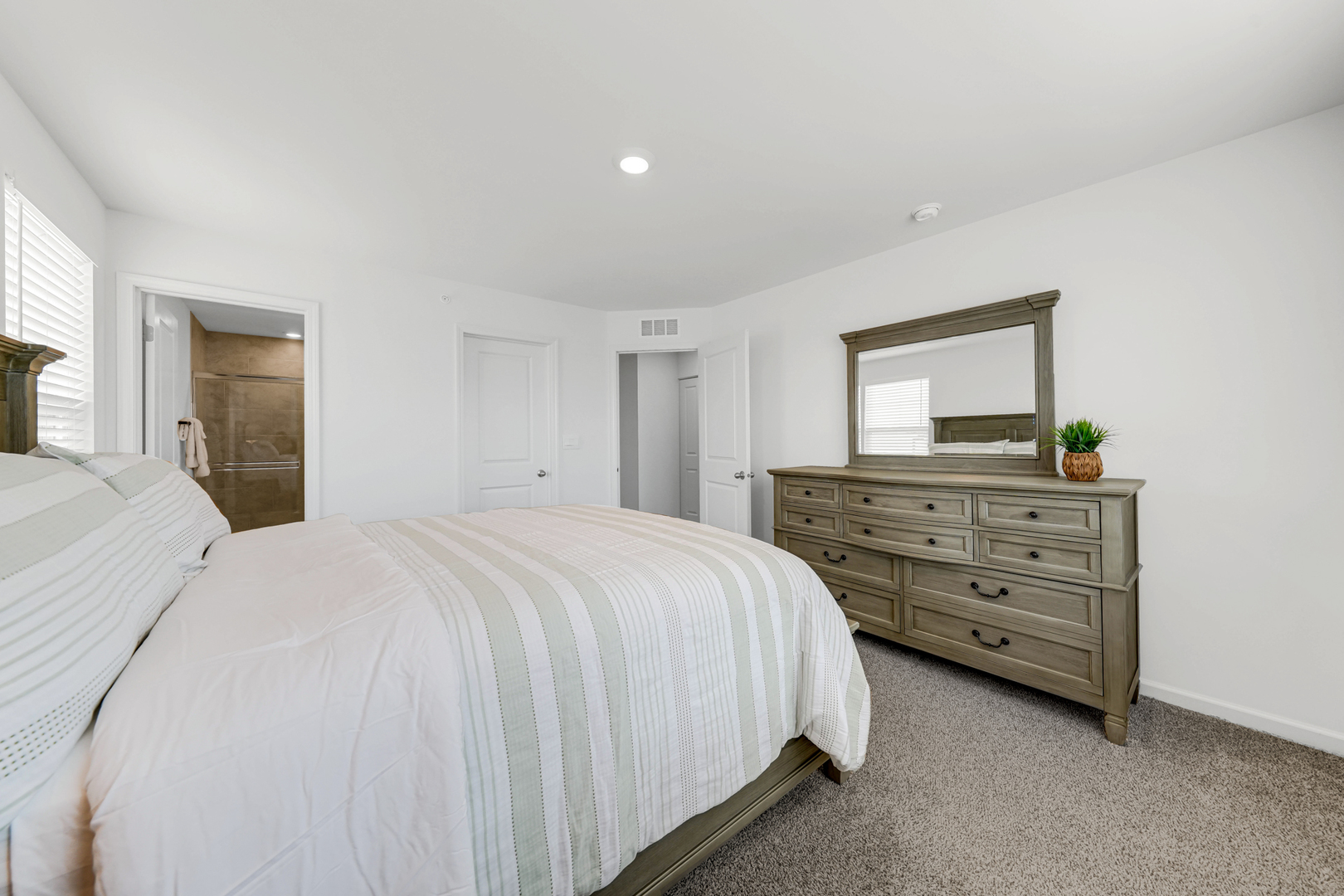 2101 Yellowstone Boulevard, Mundelein, IL 60060