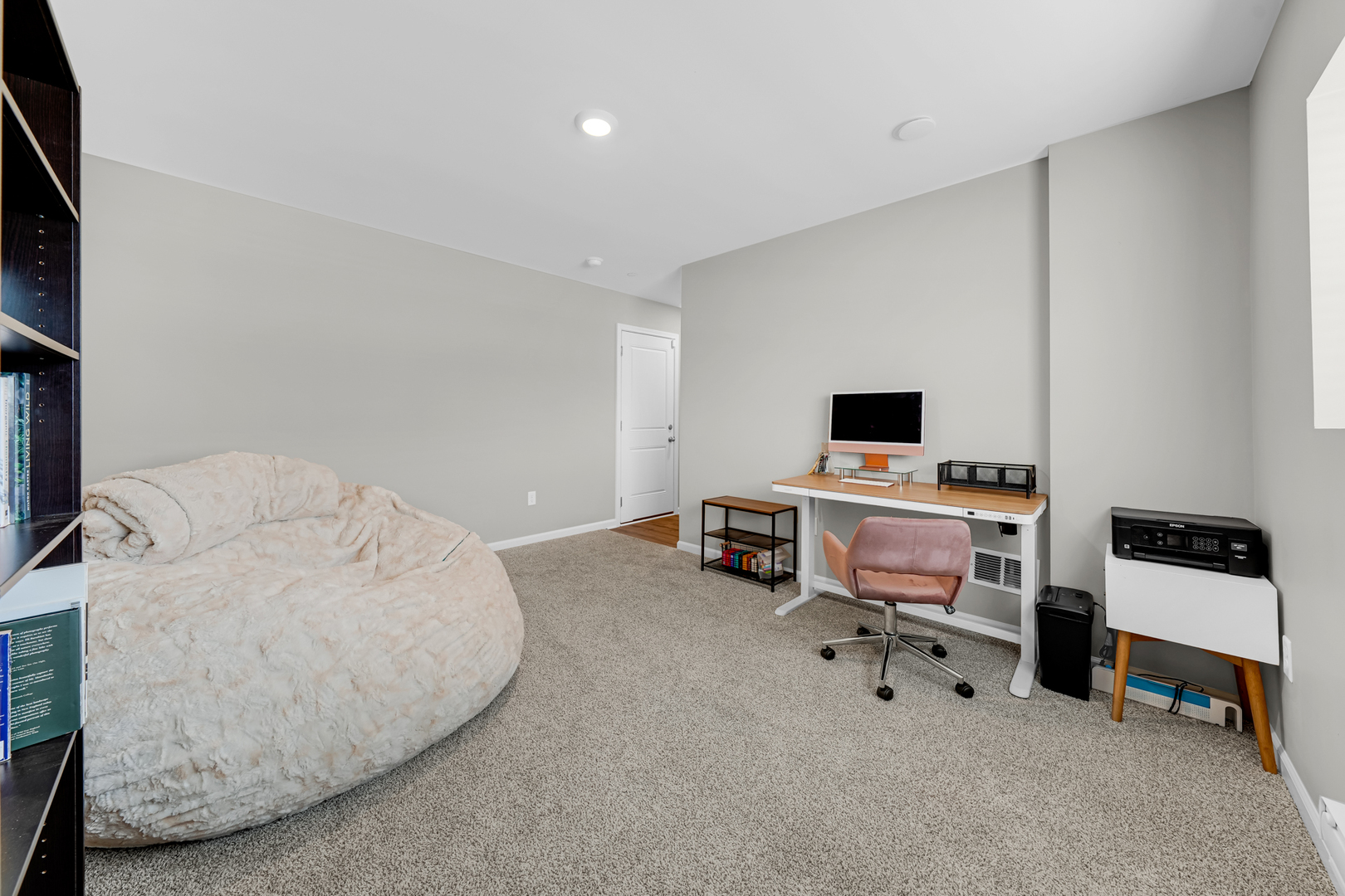 2101 Yellowstone Boulevard, Mundelein, IL 60060