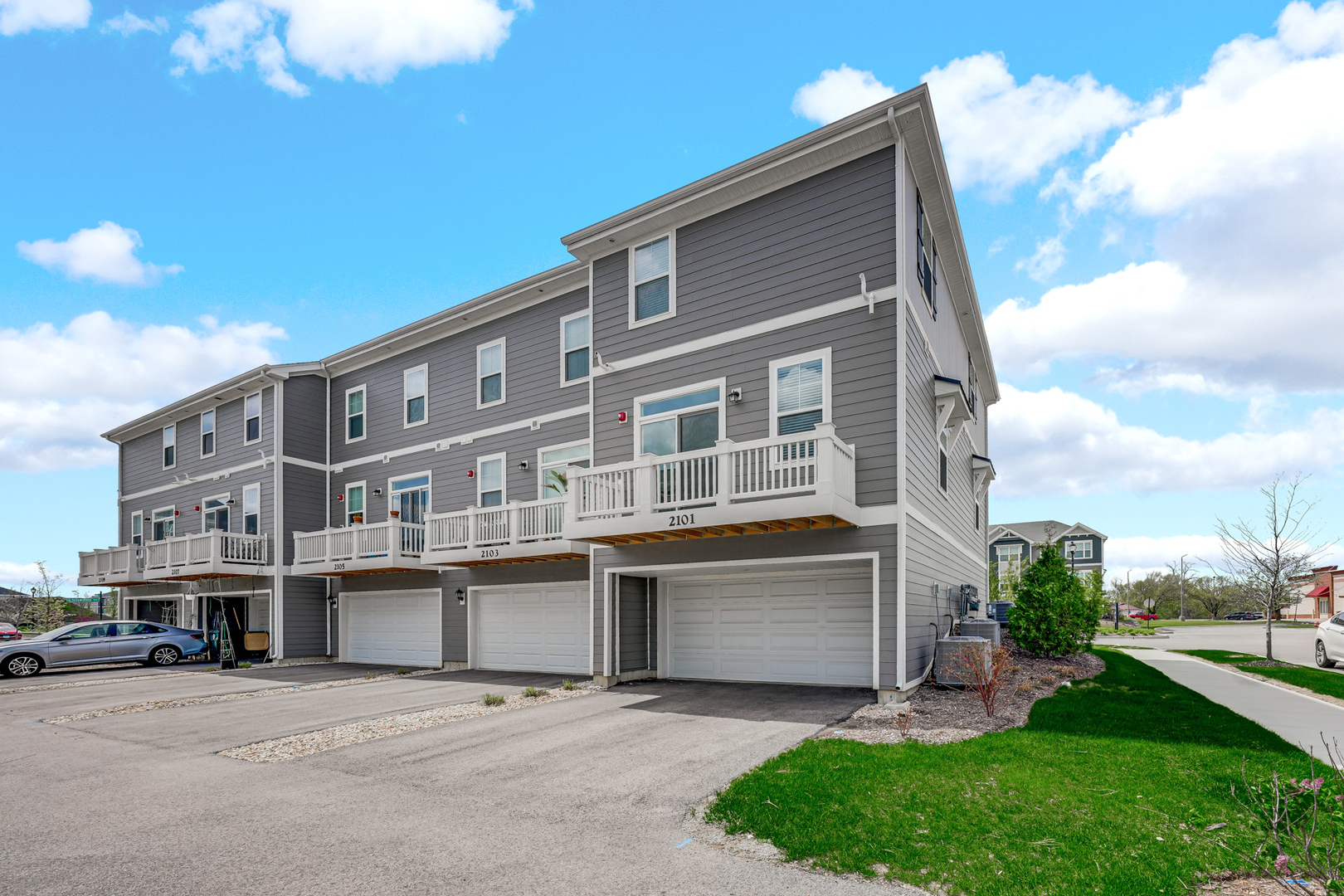 2101 Yellowstone Boulevard, Mundelein, IL 60060