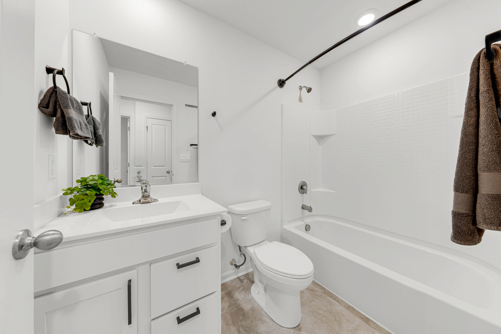 2101 Yellowstone Boulevard, Mundelein, IL 60060