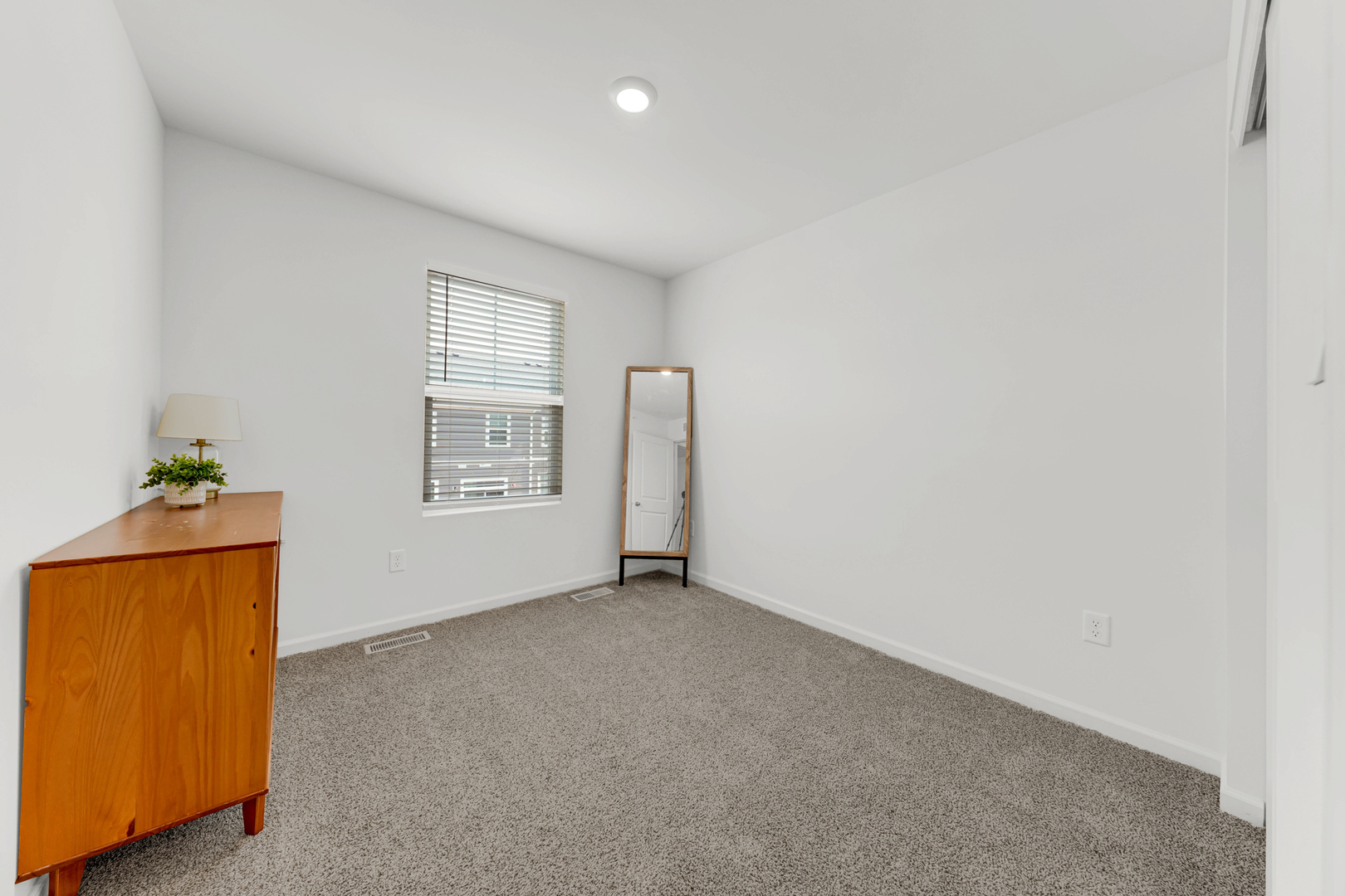 2101 Yellowstone Boulevard, Mundelein, IL 60060