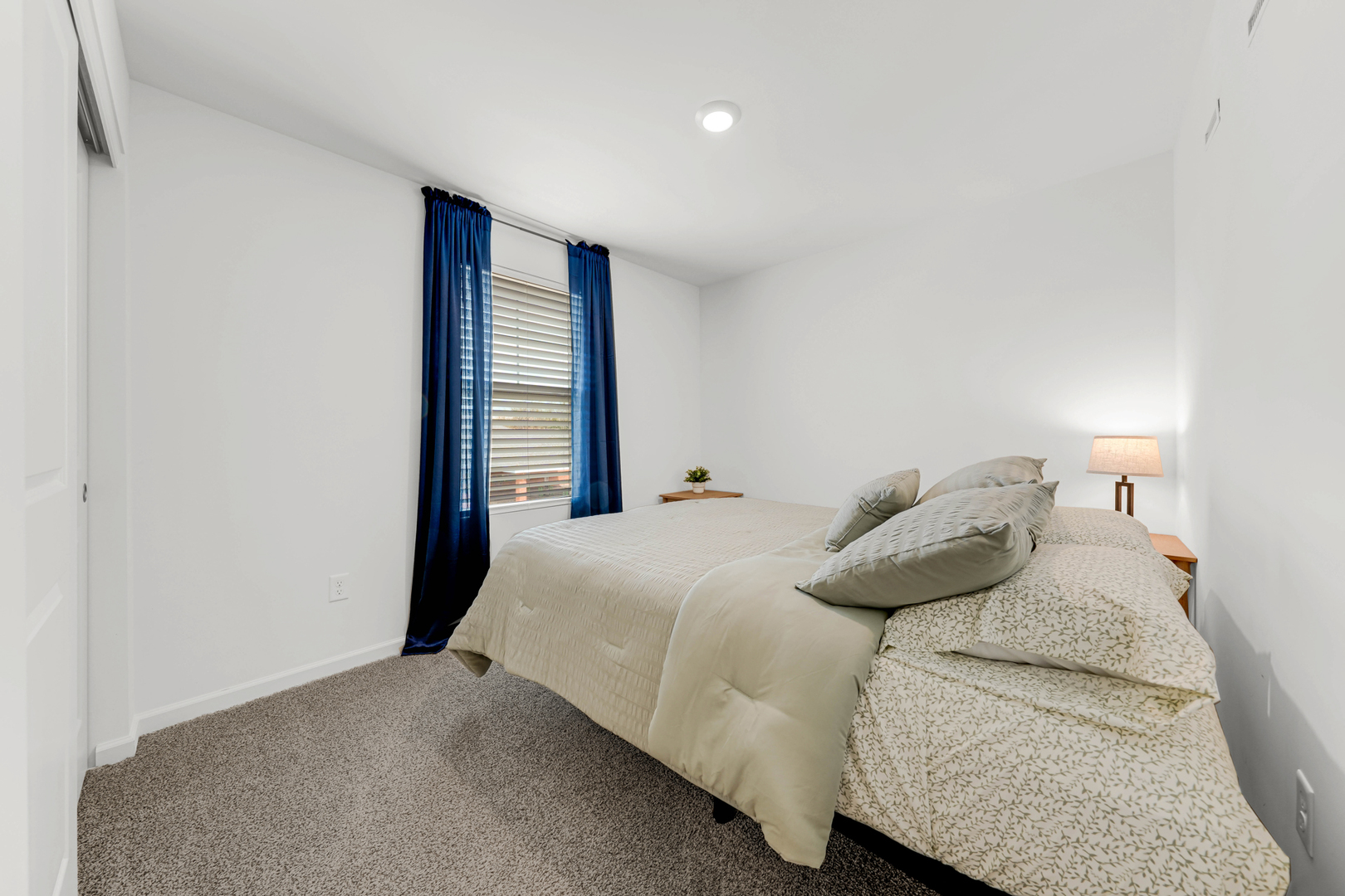 2101 Yellowstone Boulevard, Mundelein, IL 60060