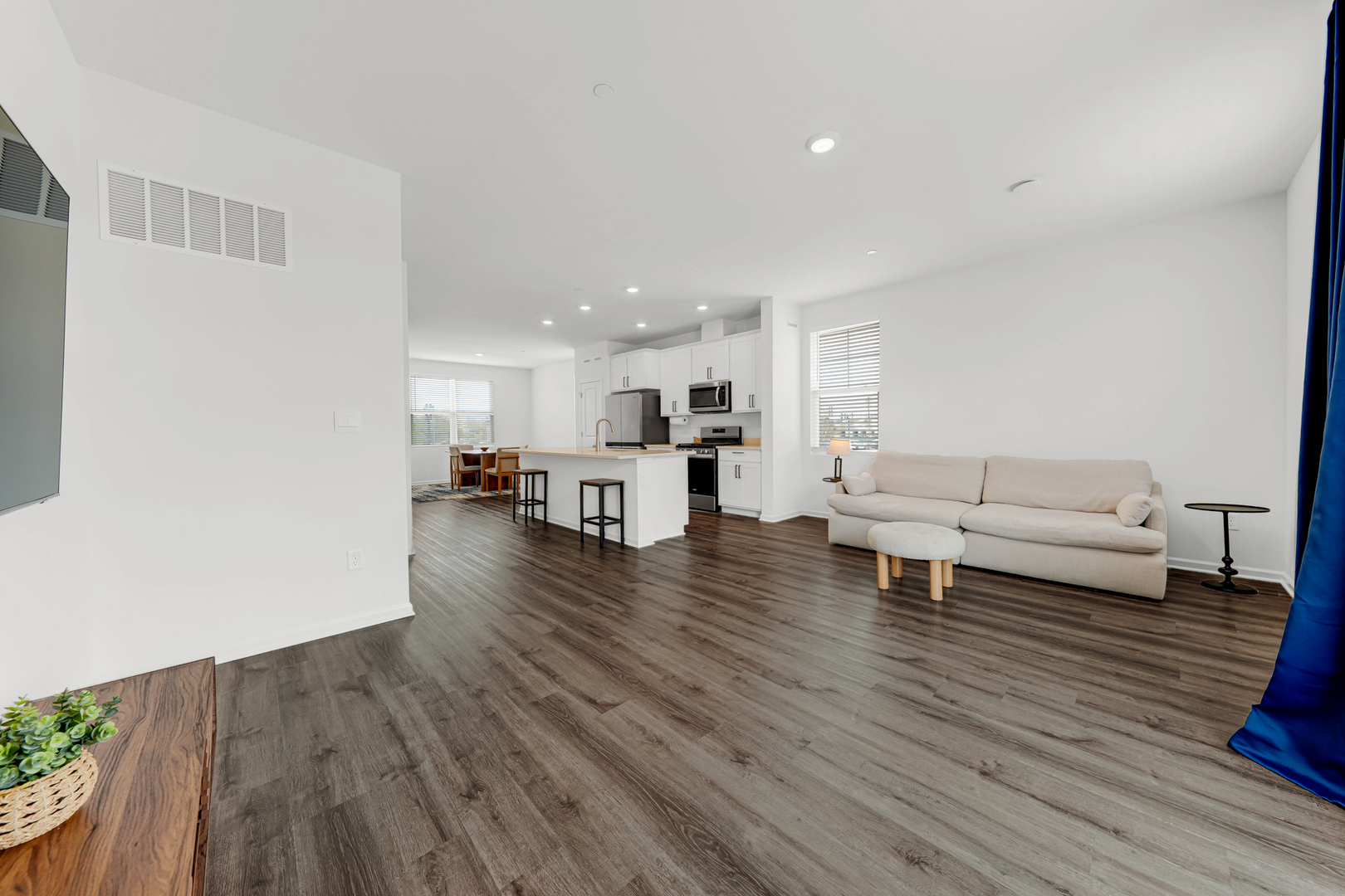 2101 Yellowstone Boulevard, Mundelein, IL 60060